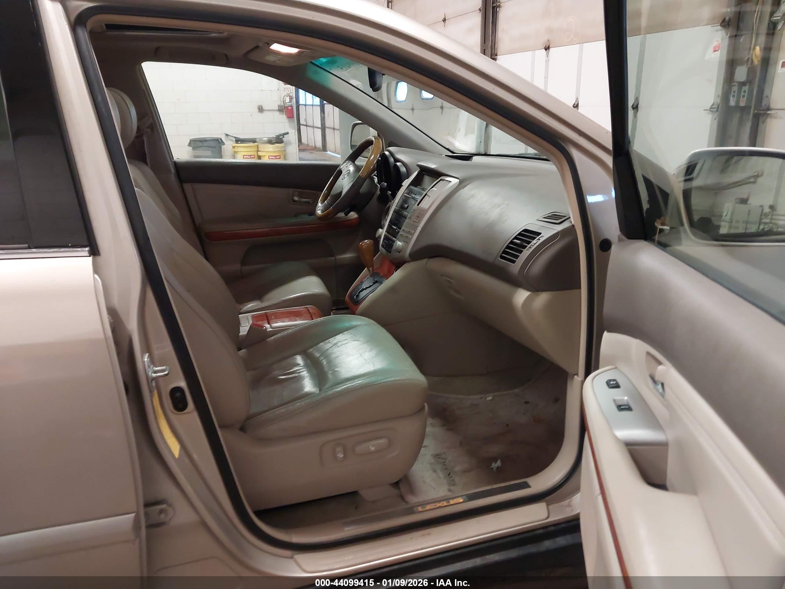 LEXUS RX image 5