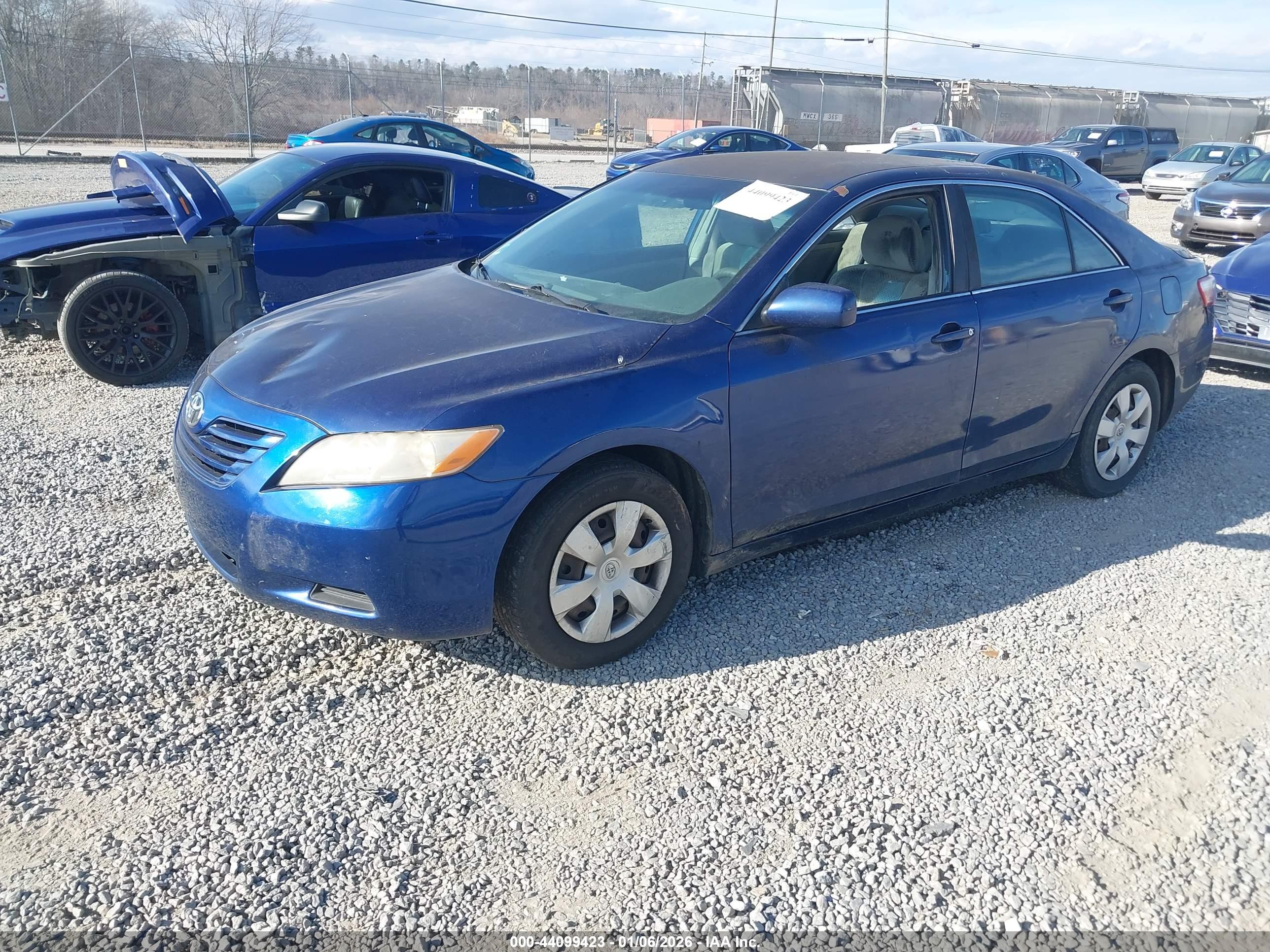 TOYOTA CAMRY image 2
