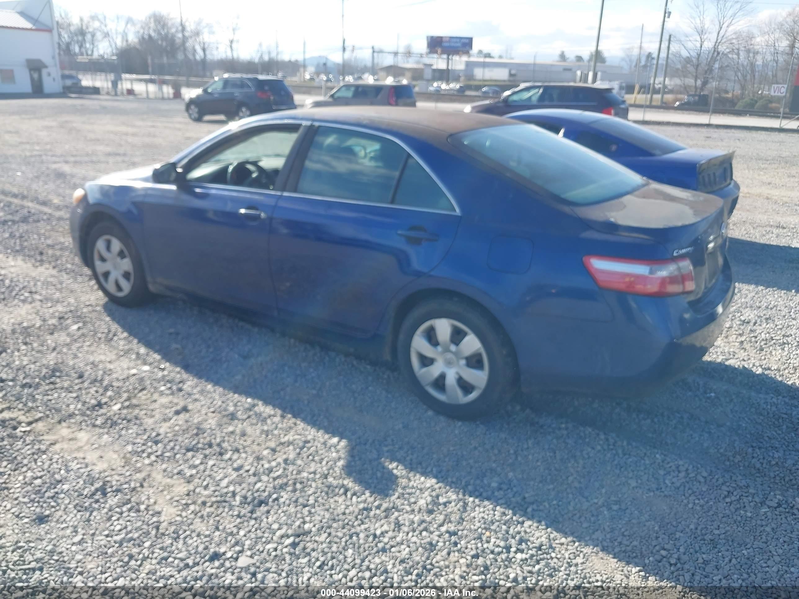 TOYOTA CAMRY image 3