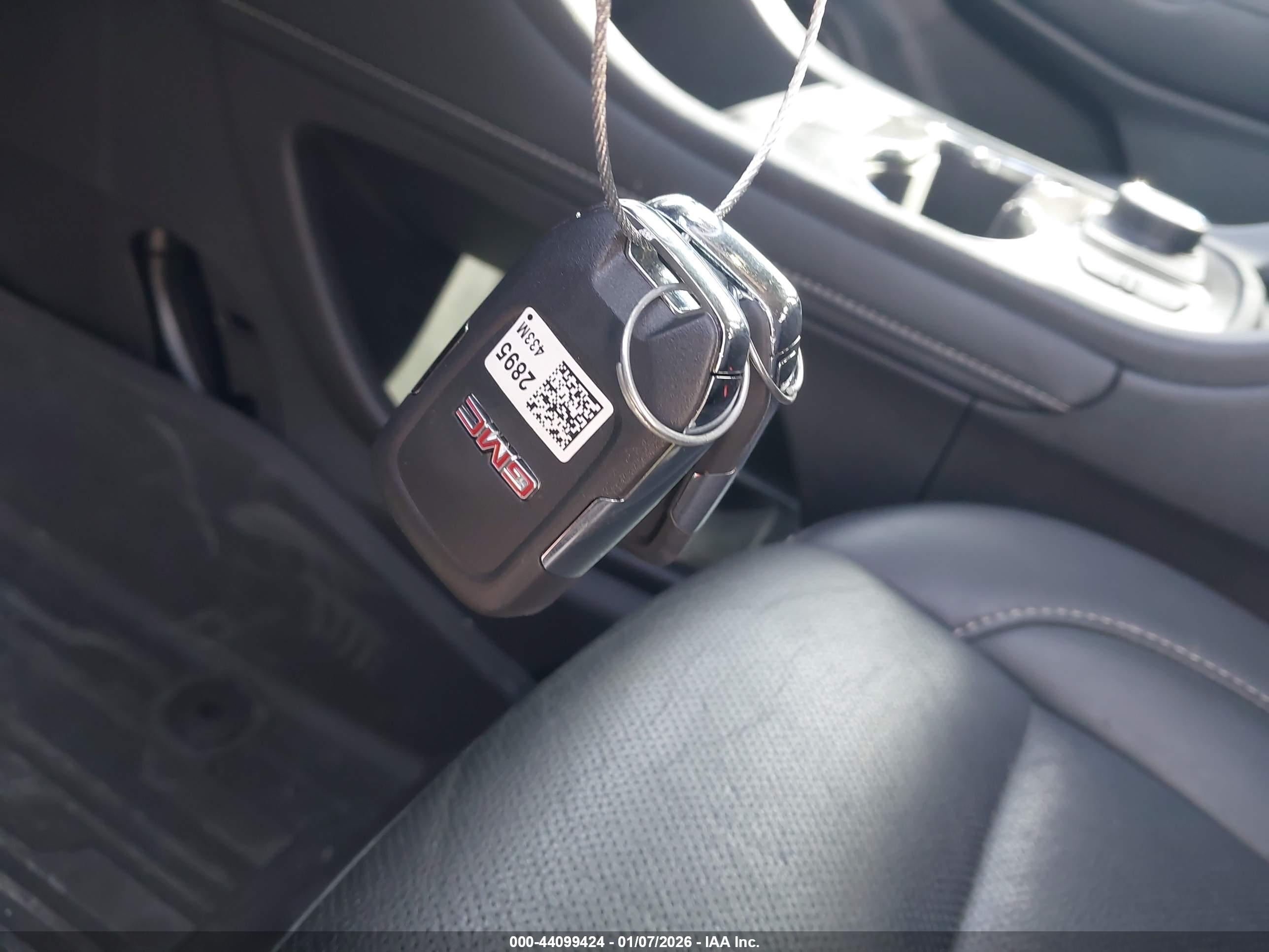 GMC ACADIA image 11