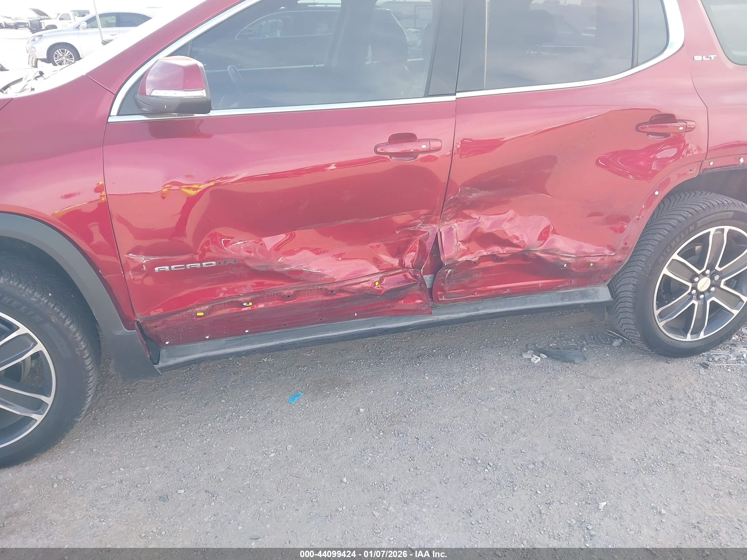 GMC ACADIA image 6