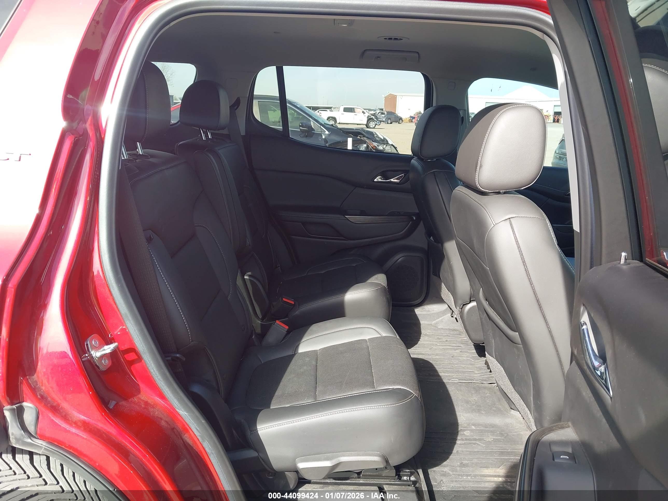 GMC ACADIA image 8