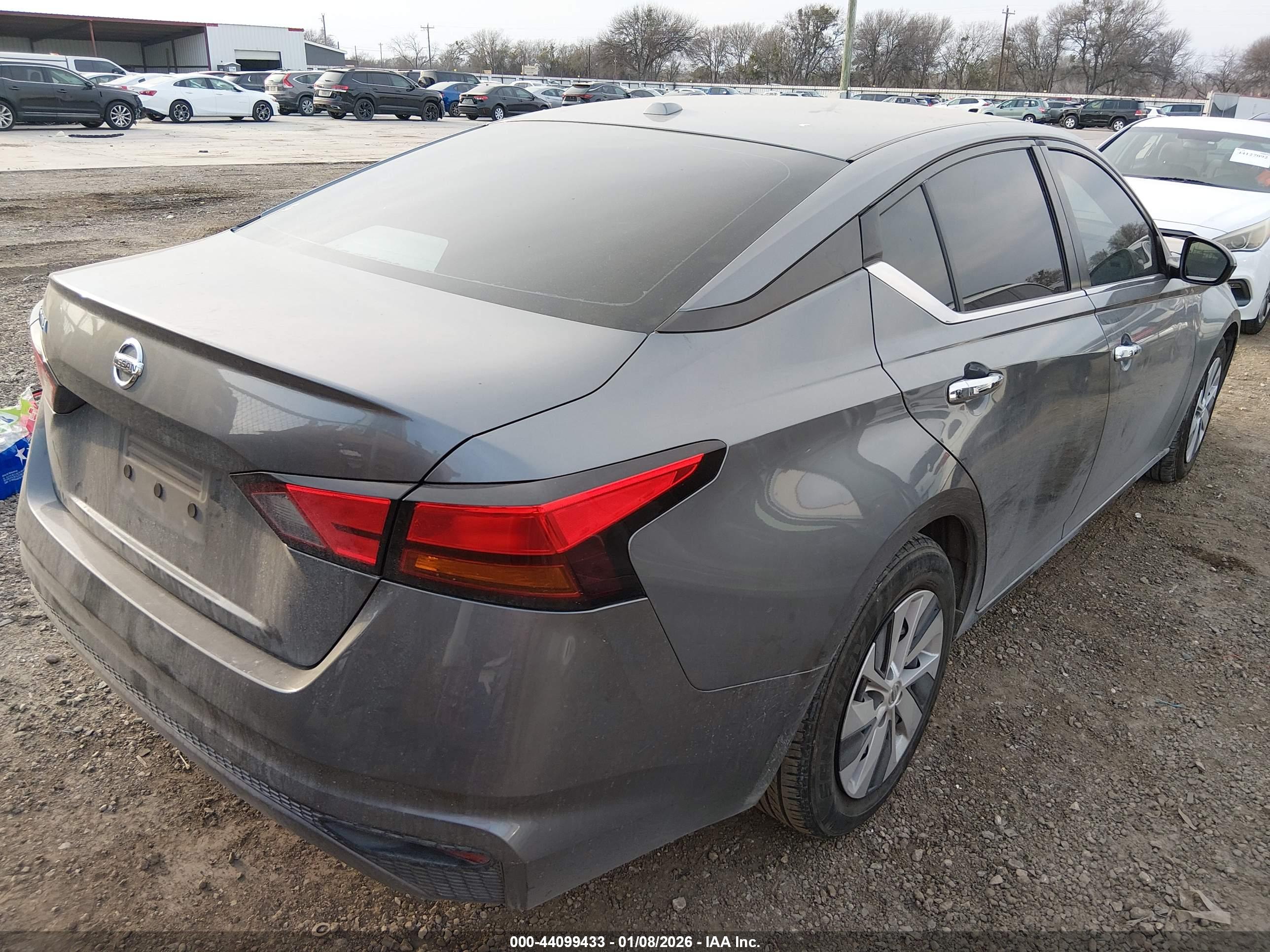 NISSAN ALTIMA image 4