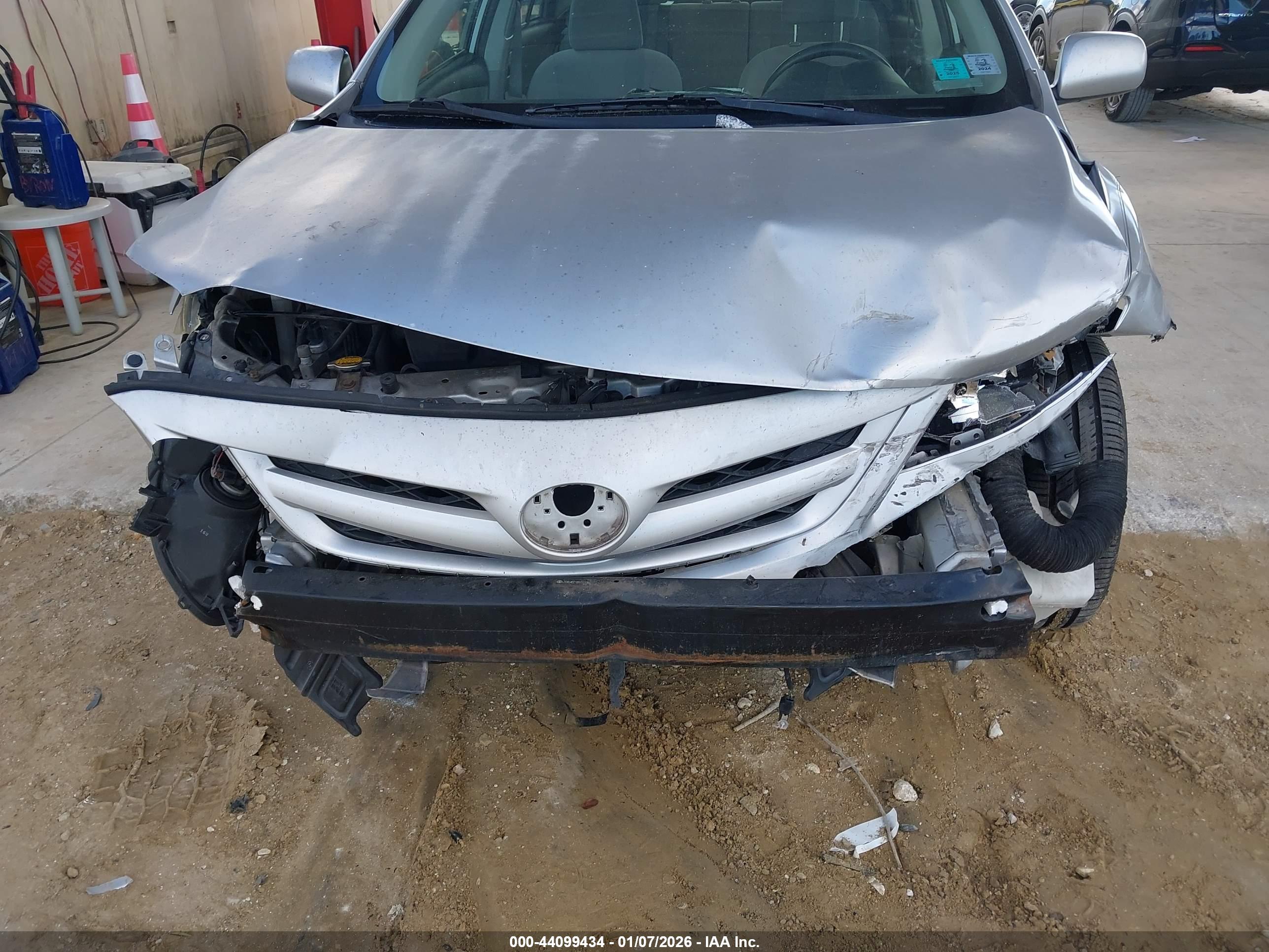 TOYOTA COROLLA image 6