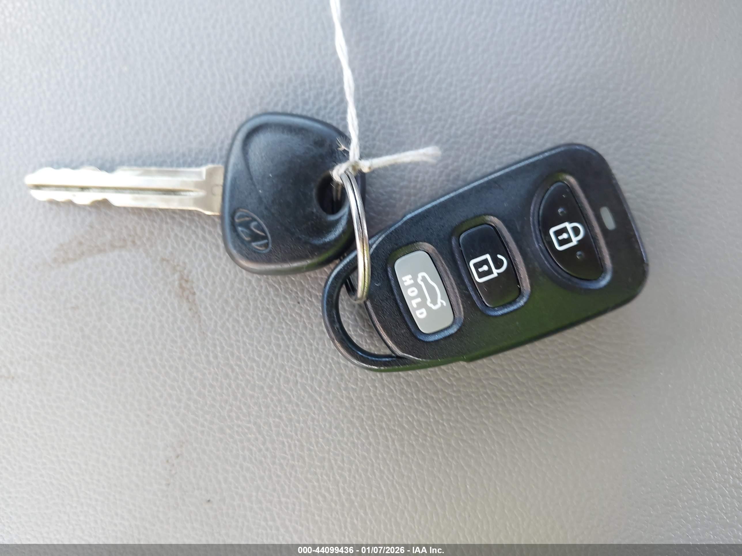 HYUNDAI ELANTRA image 11