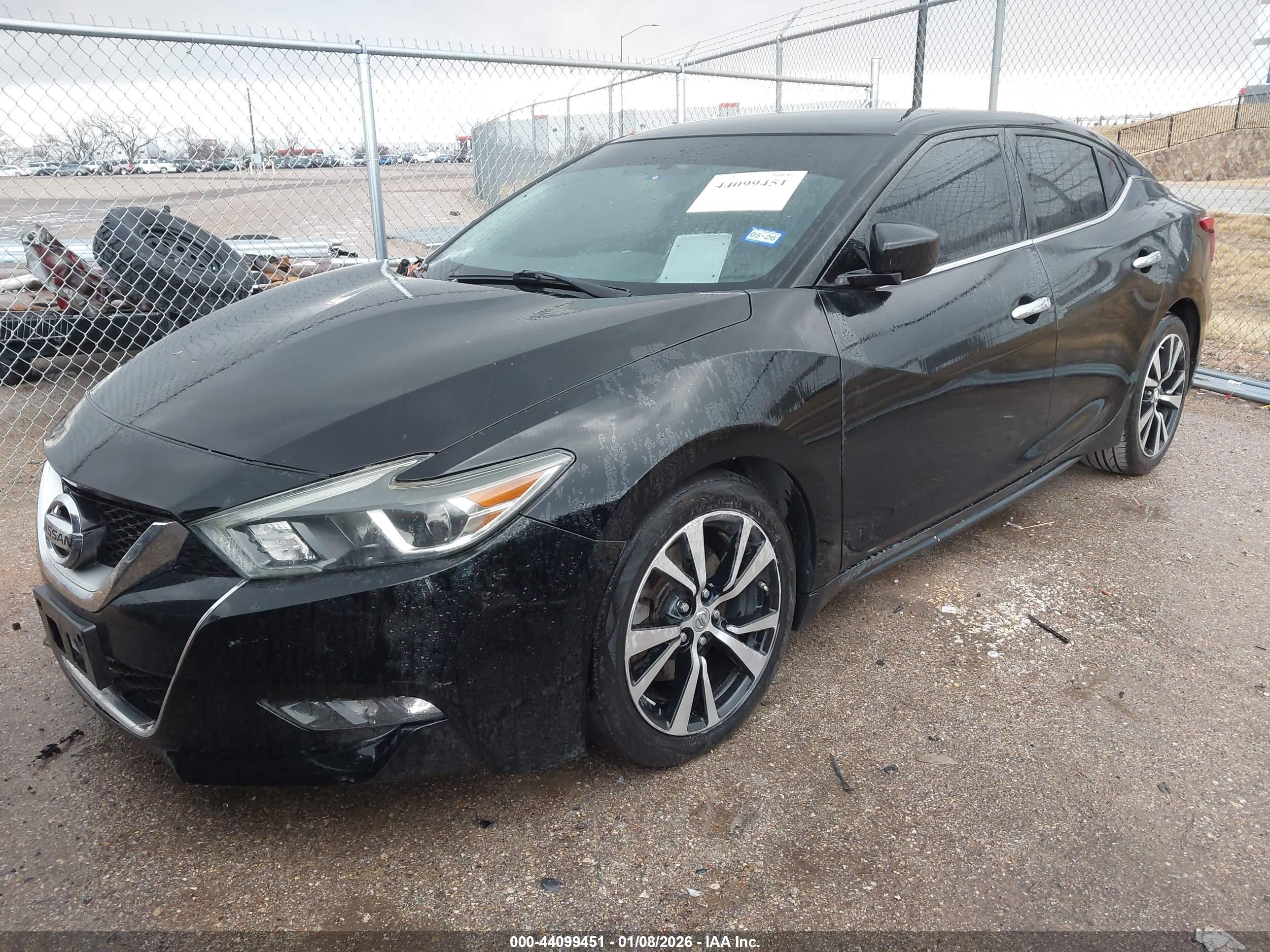 NISSAN MAXIMA image 2