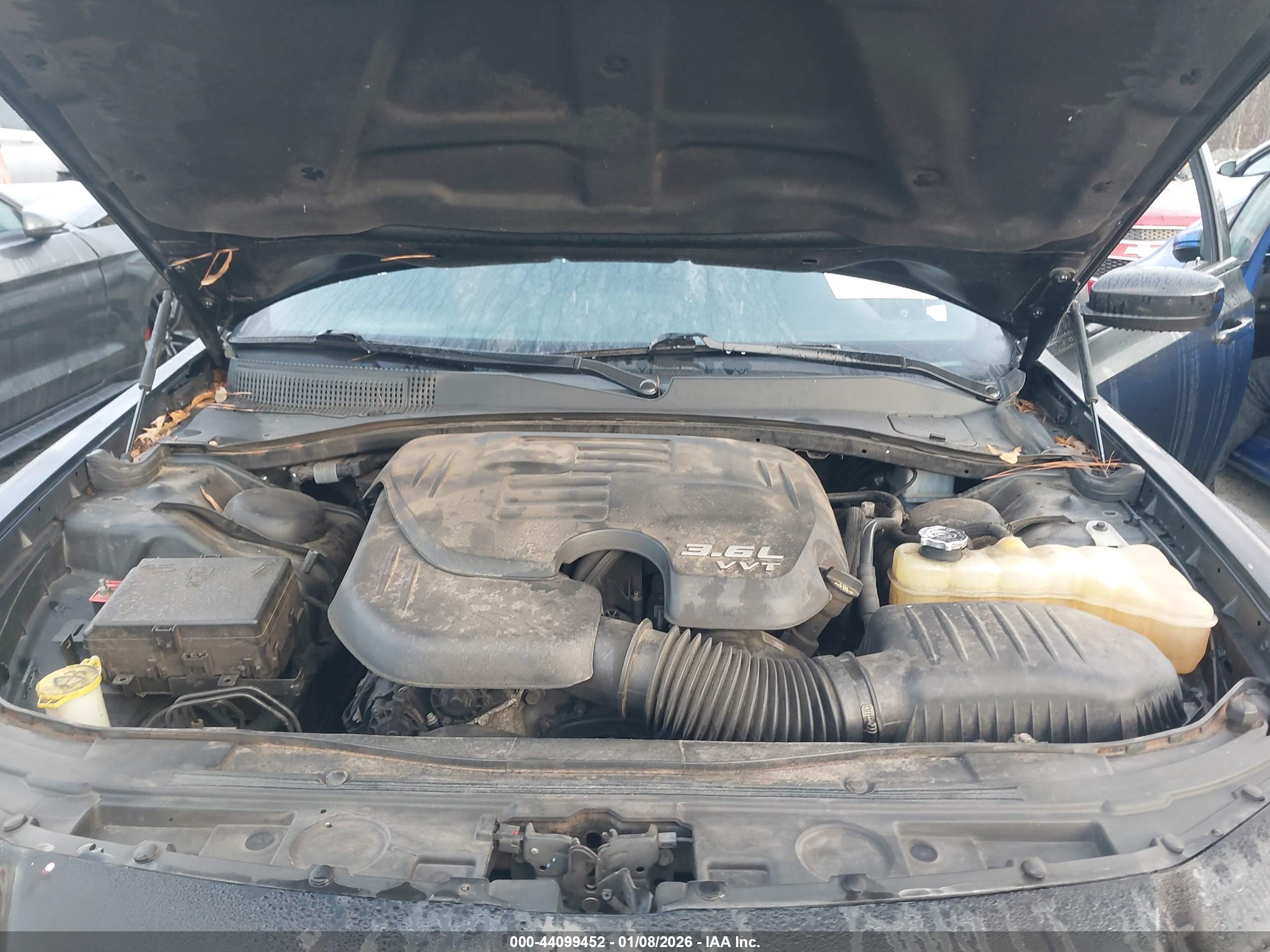 CHRYSLER 300 image 10