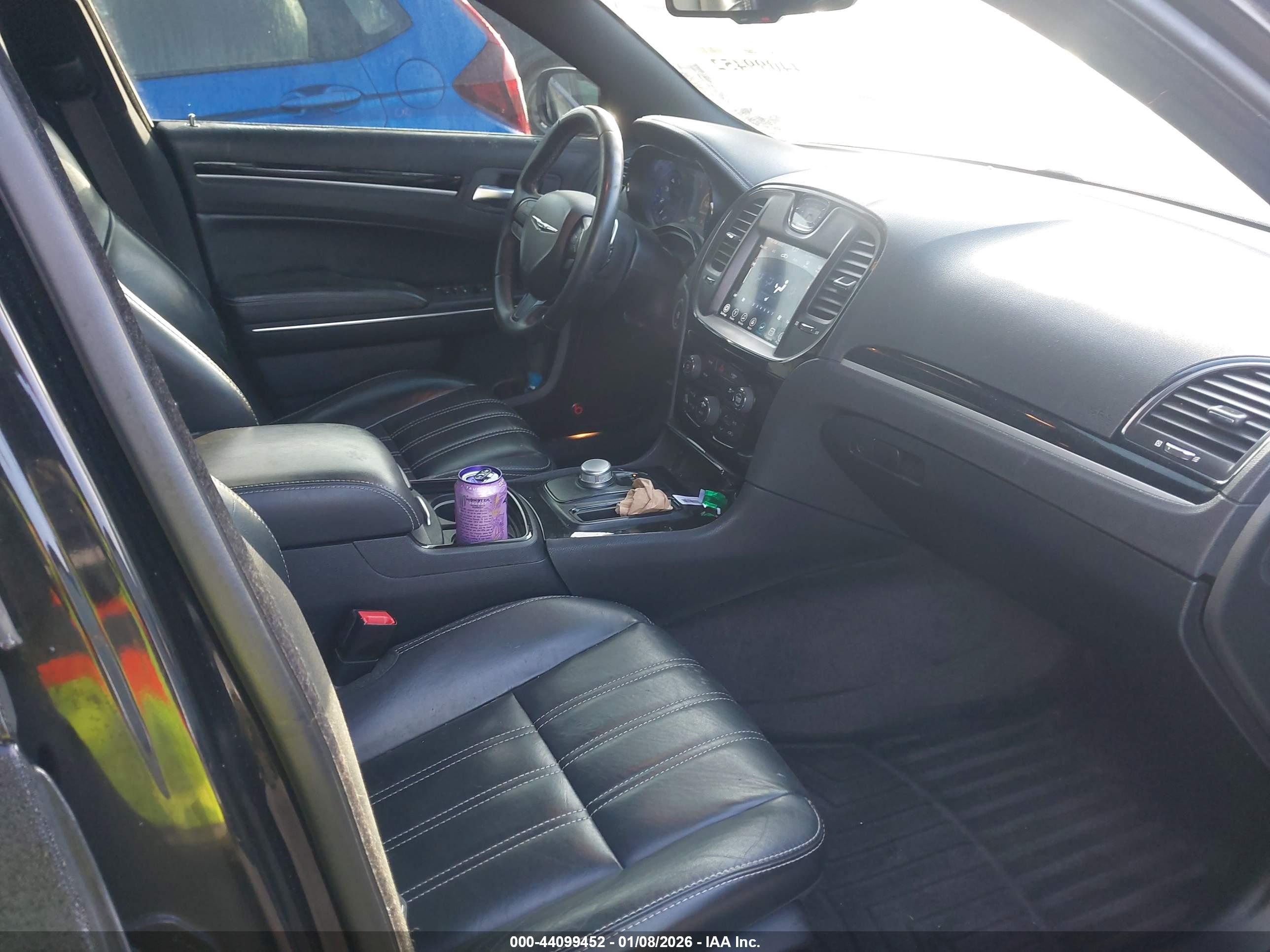 CHRYSLER 300 image 5