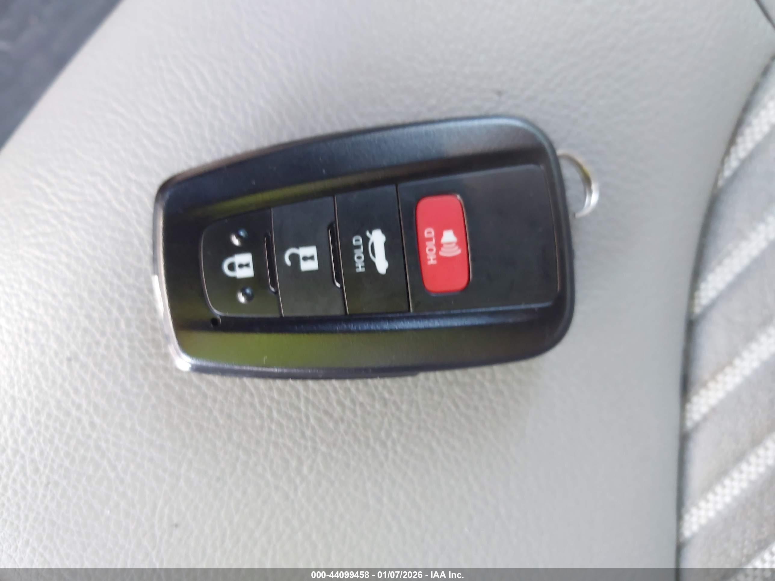TOYOTA CAMRY image 11