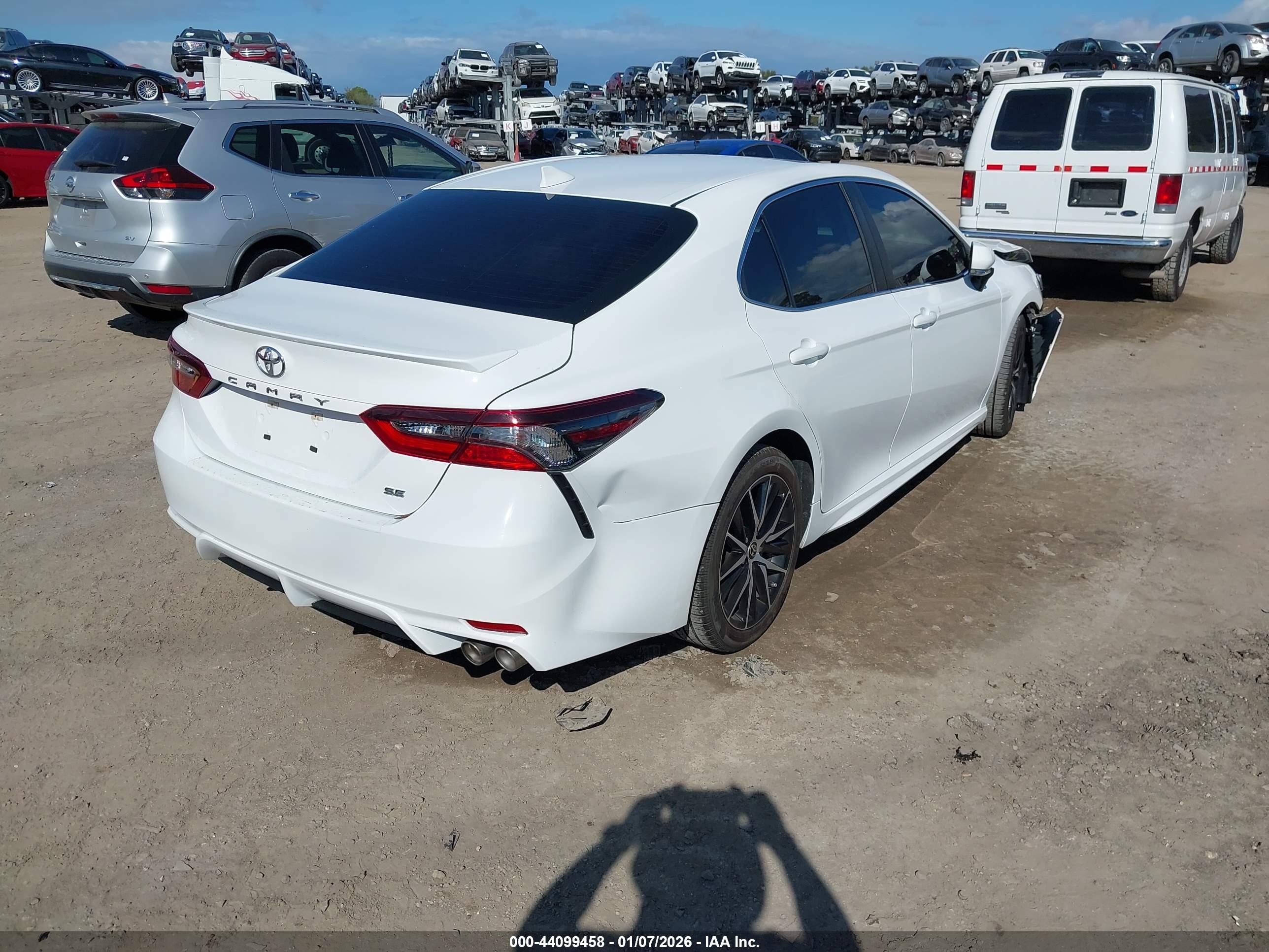 TOYOTA CAMRY image 4