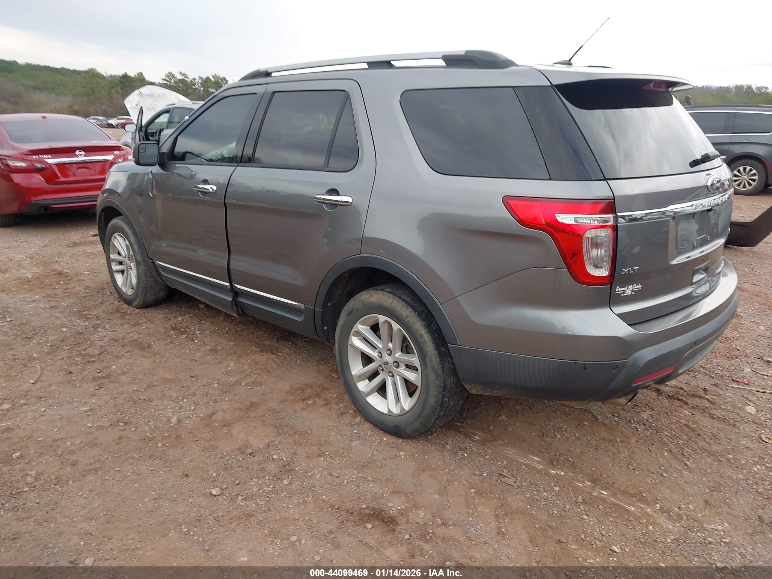 FORD EXPLORER image 3