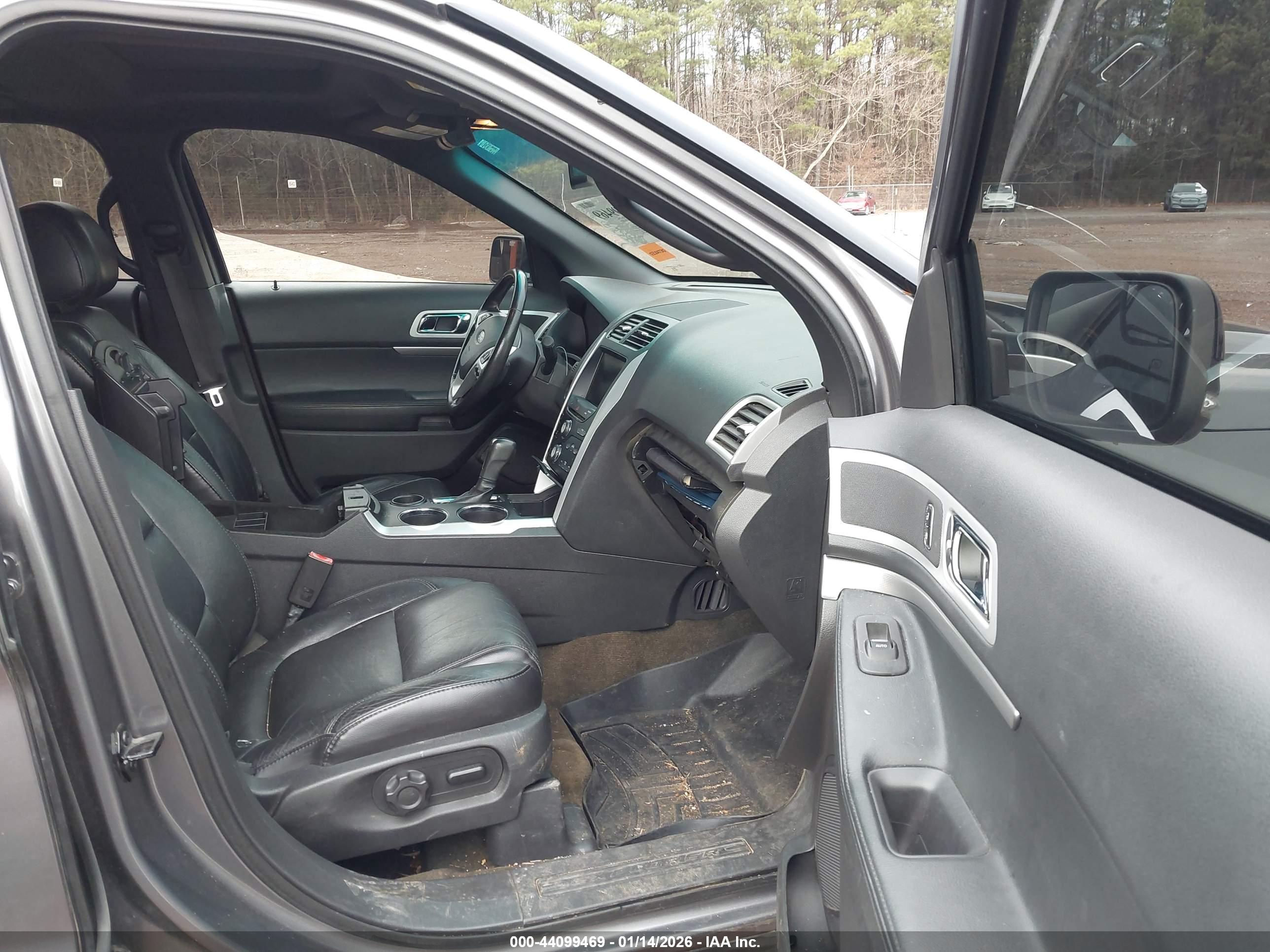 FORD EXPLORER image 5