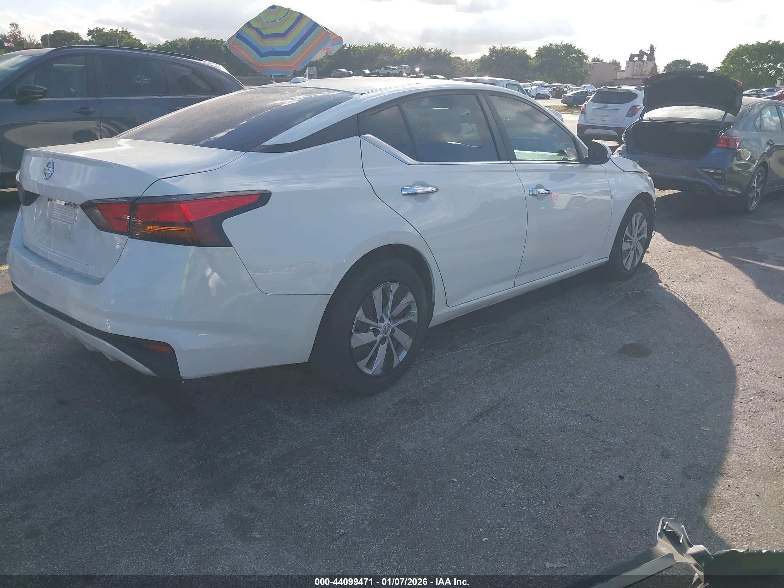 NISSAN ALTIMA image 4