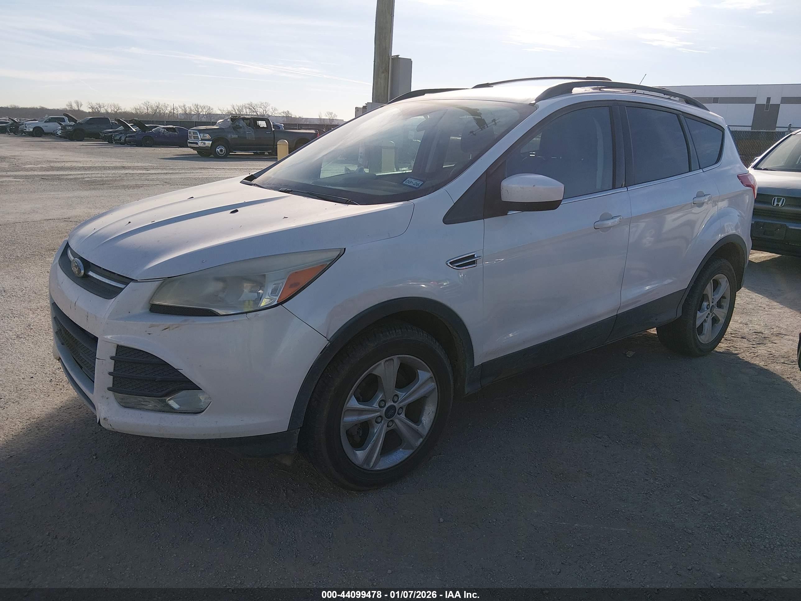 FORD ESCAPE image 2
