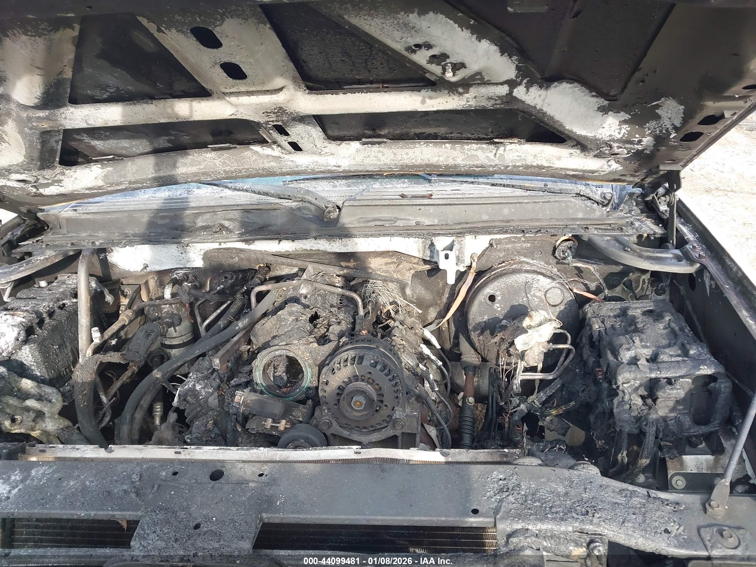 CHEVROLET SUBURBAN image 6