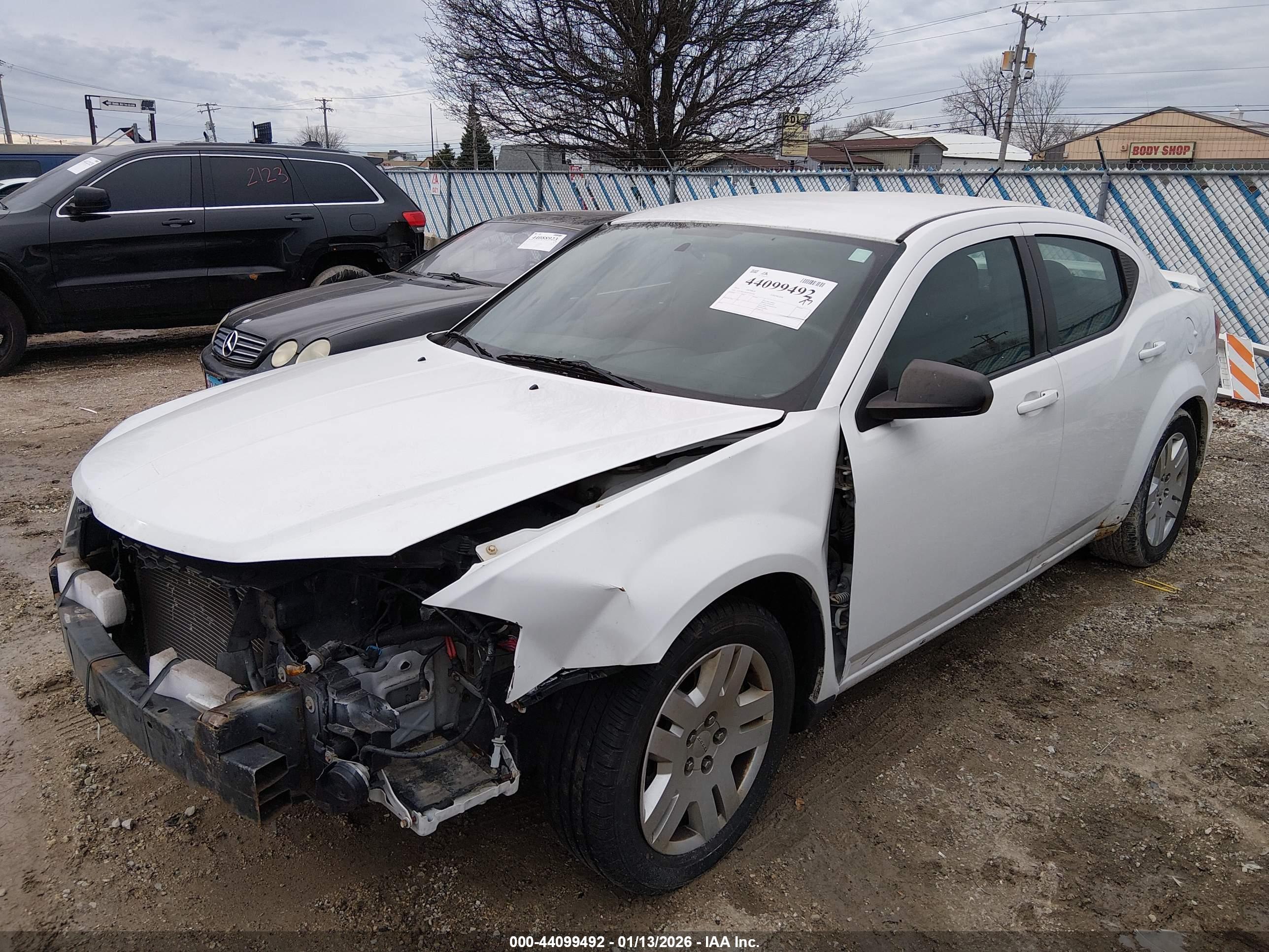 DODGE AVENGER image 2