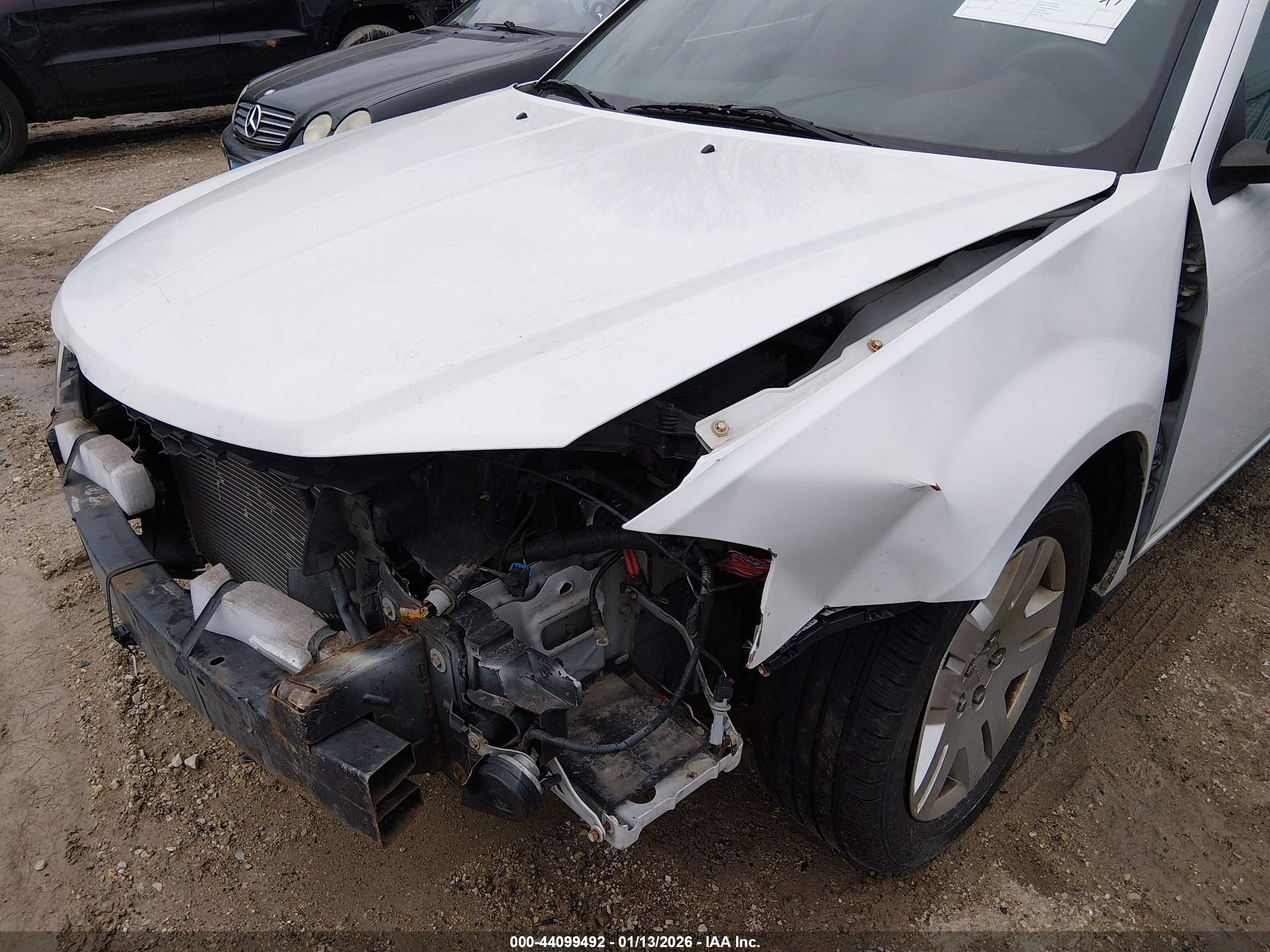 DODGE AVENGER image 6