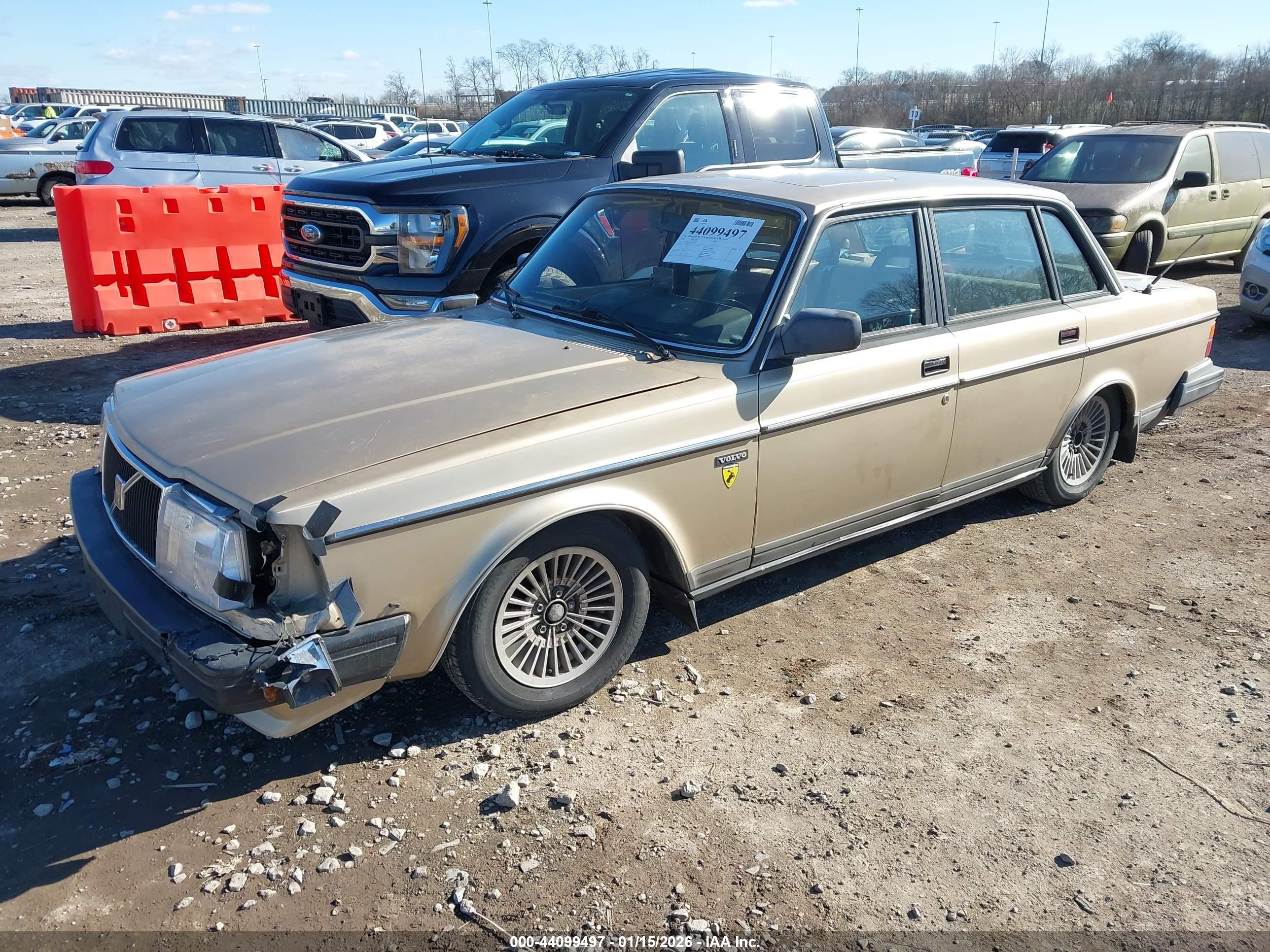 VOLVO 244 image 2