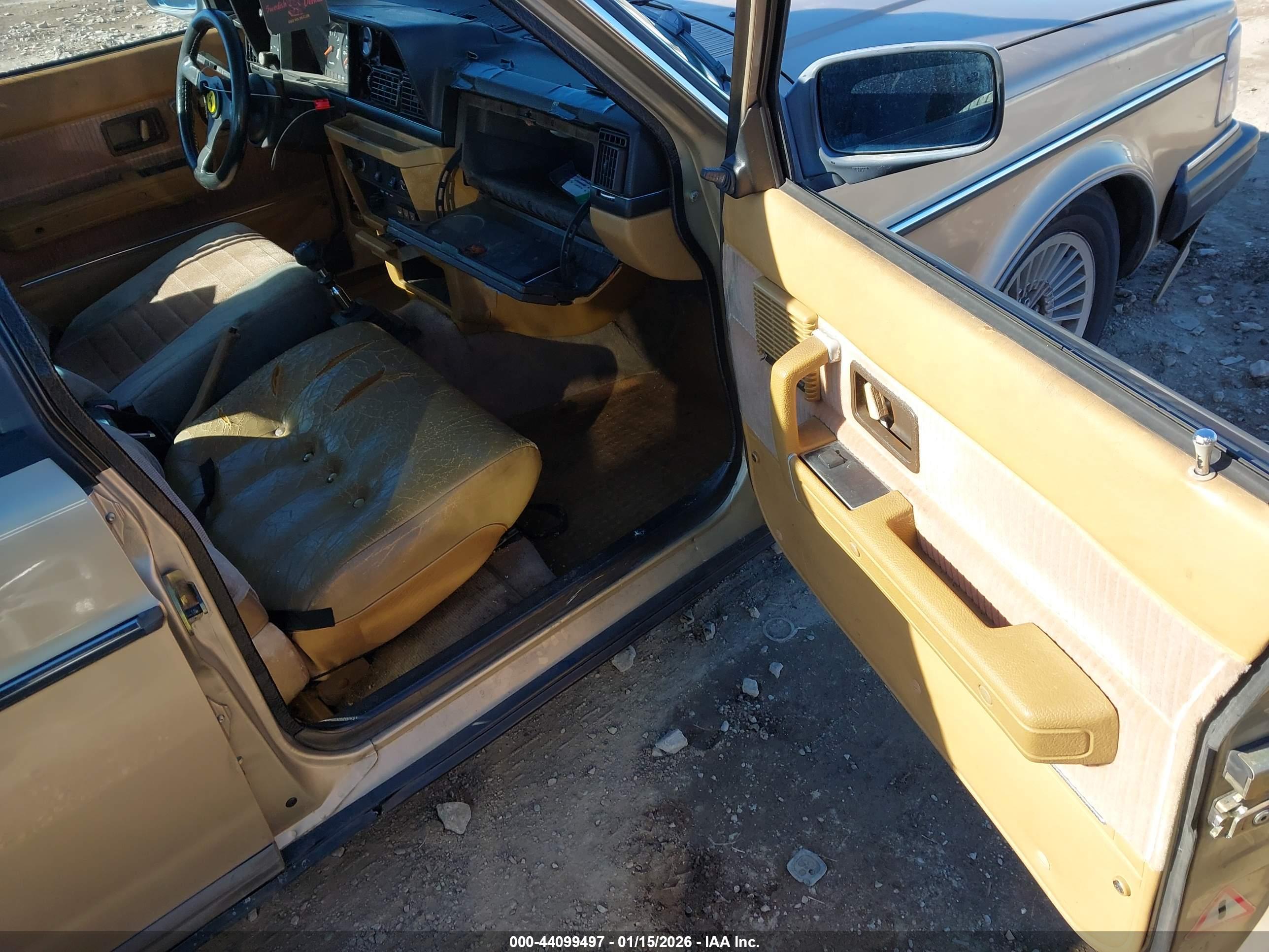 VOLVO 244 image 5