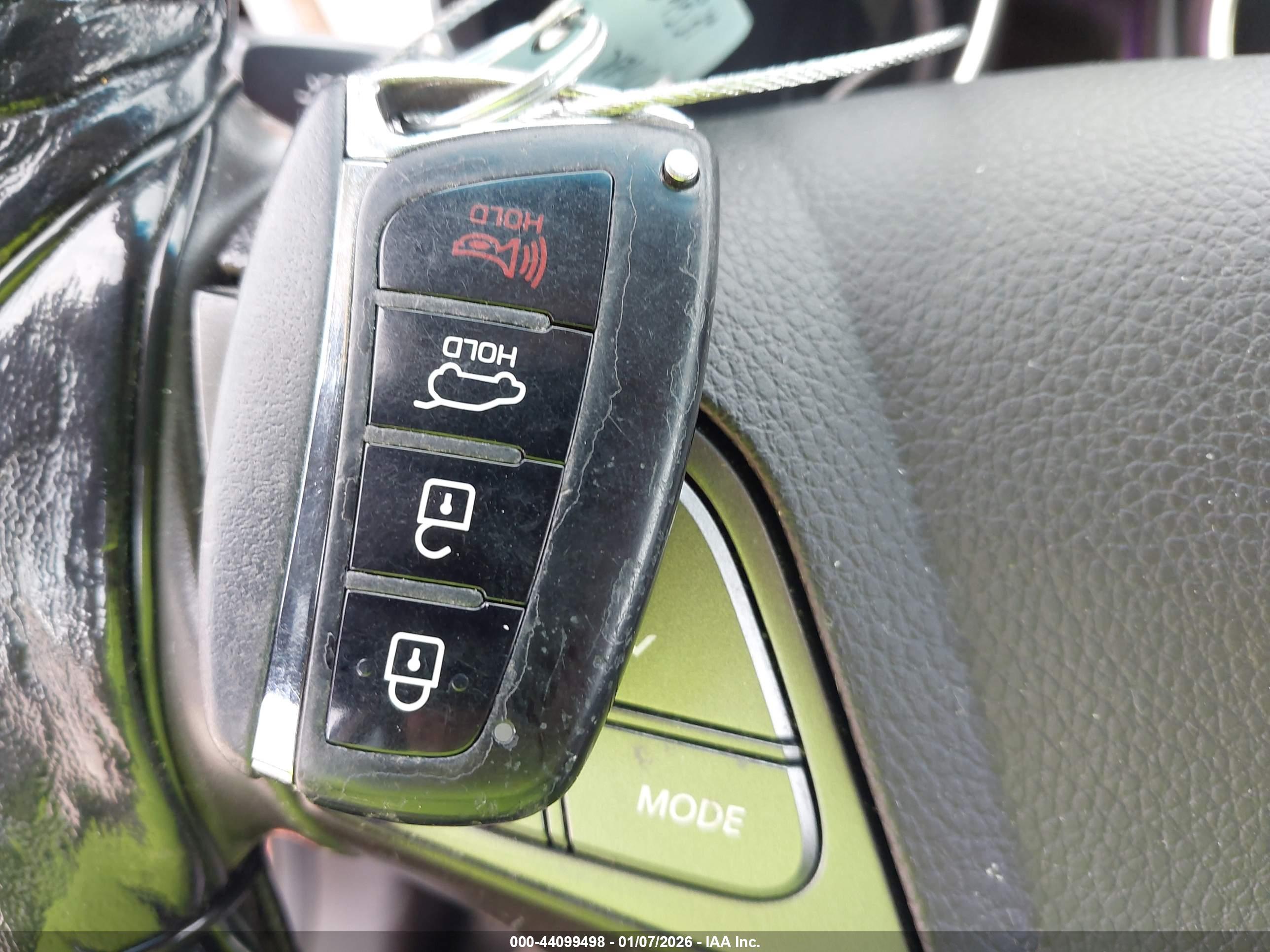 HYUNDAI SANTA image 11