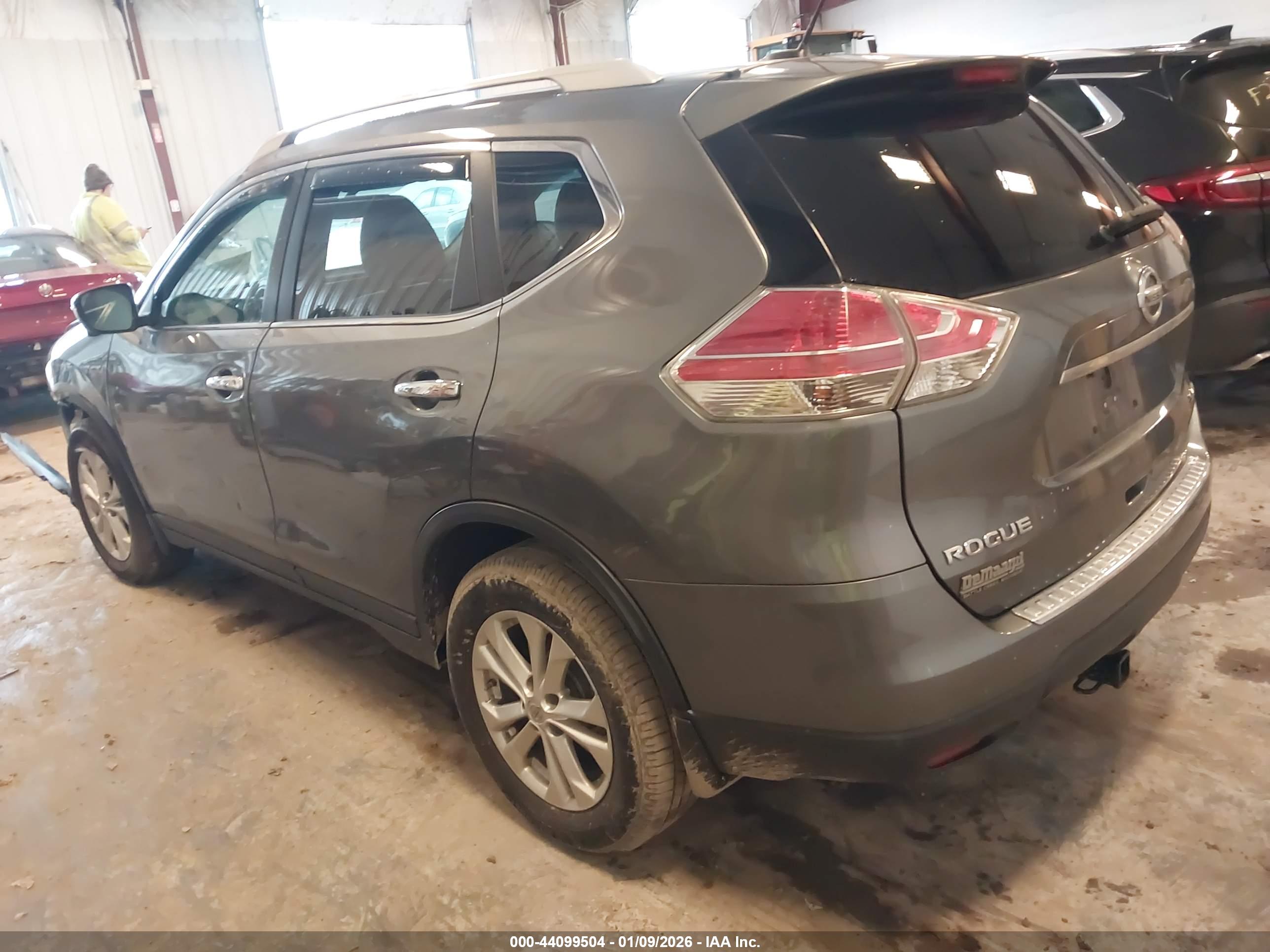 NISSAN ROGUE image 3