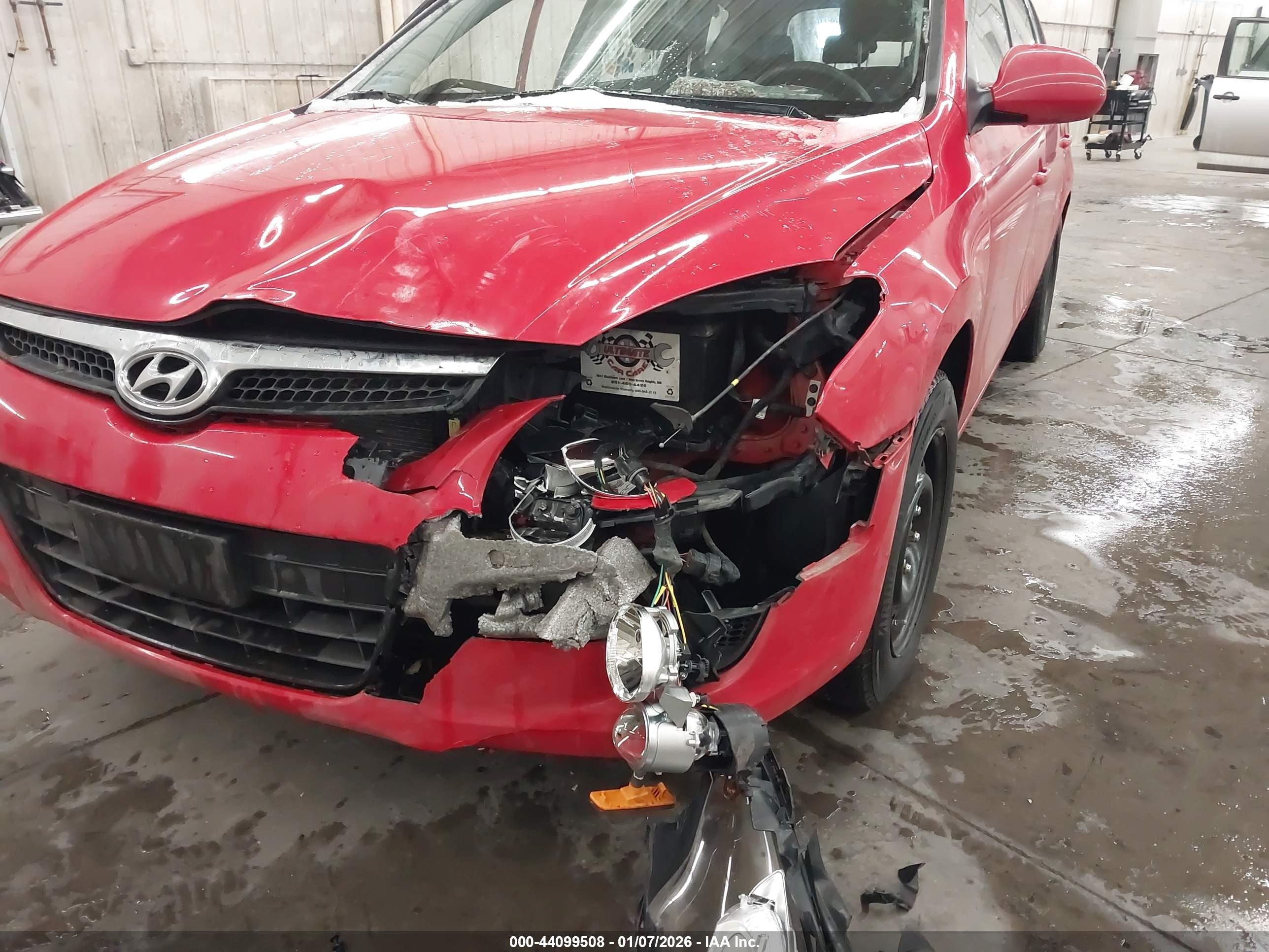 HYUNDAI ELANTRA image 6