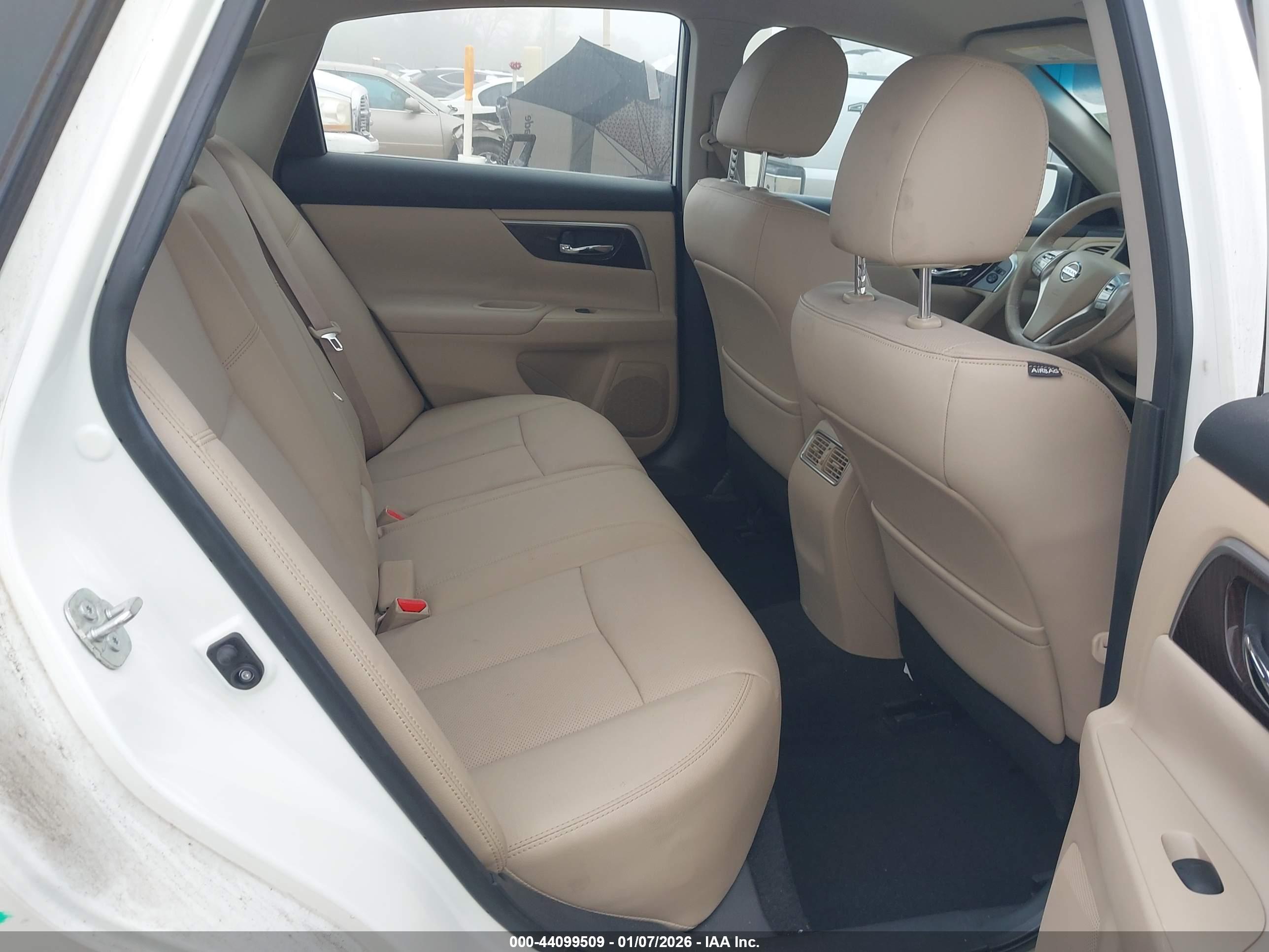 NISSAN ALTIMA image 8