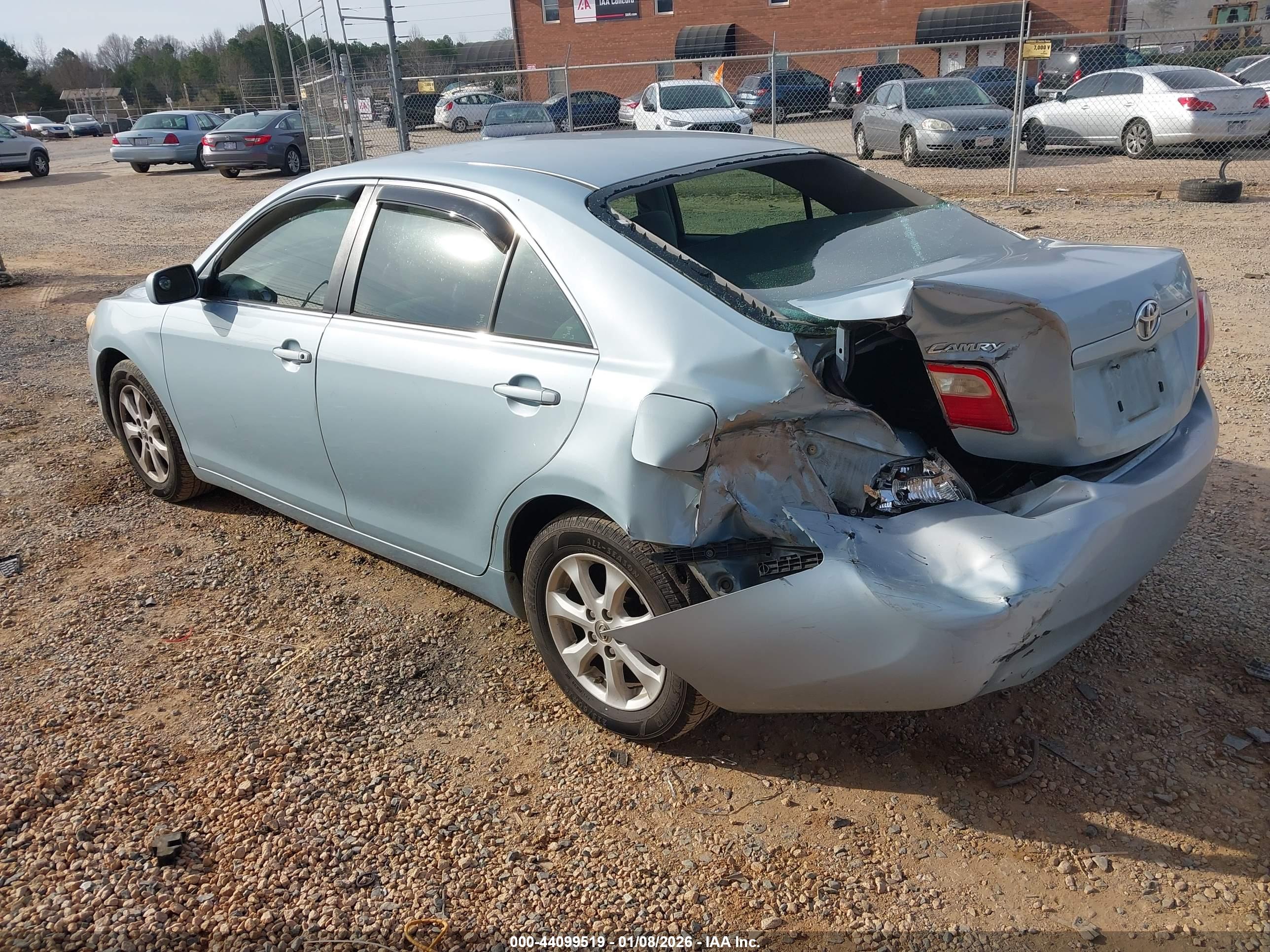 TOYOTA CAMRY image 3
