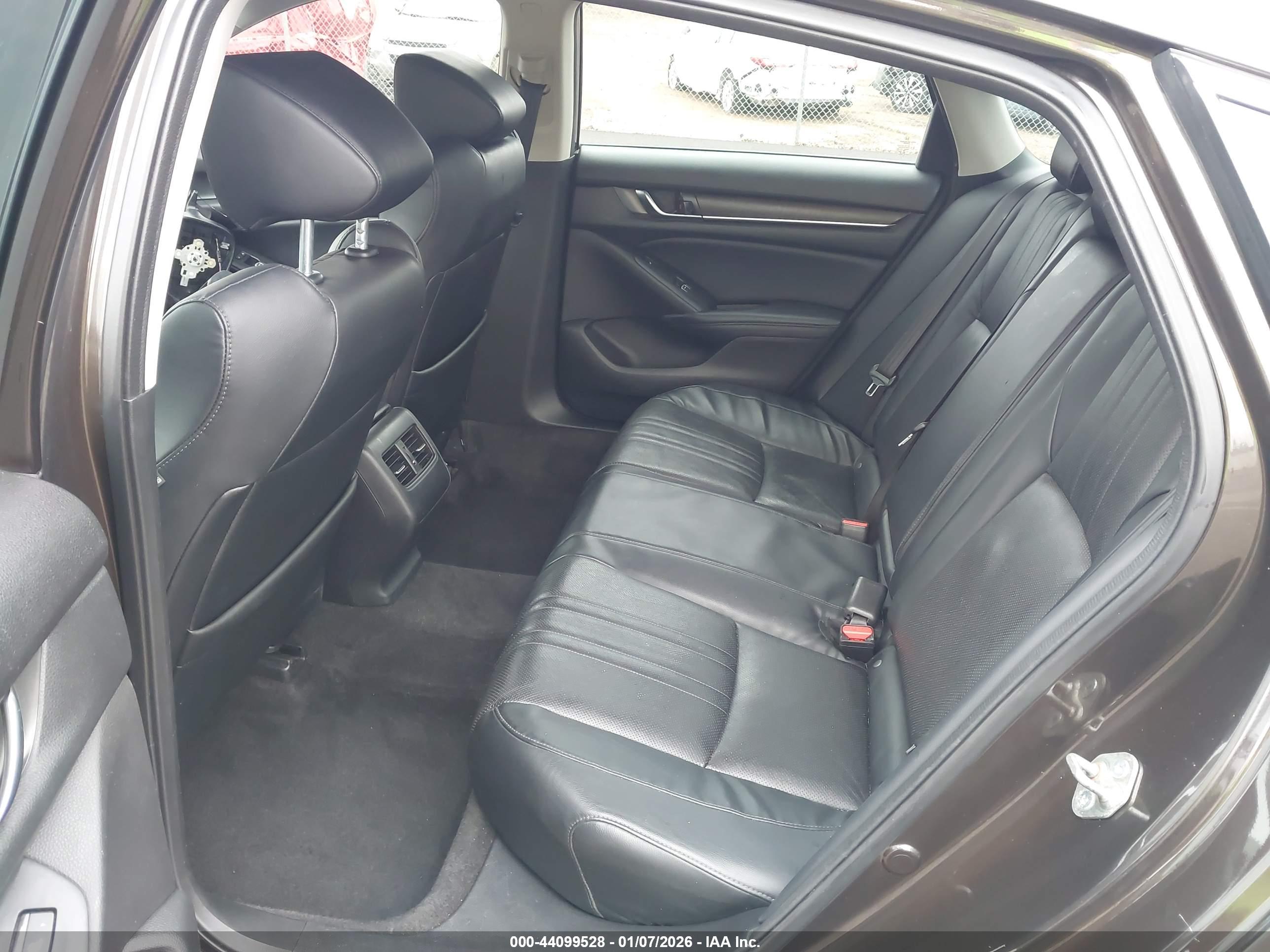HONDA ACCORD image 8