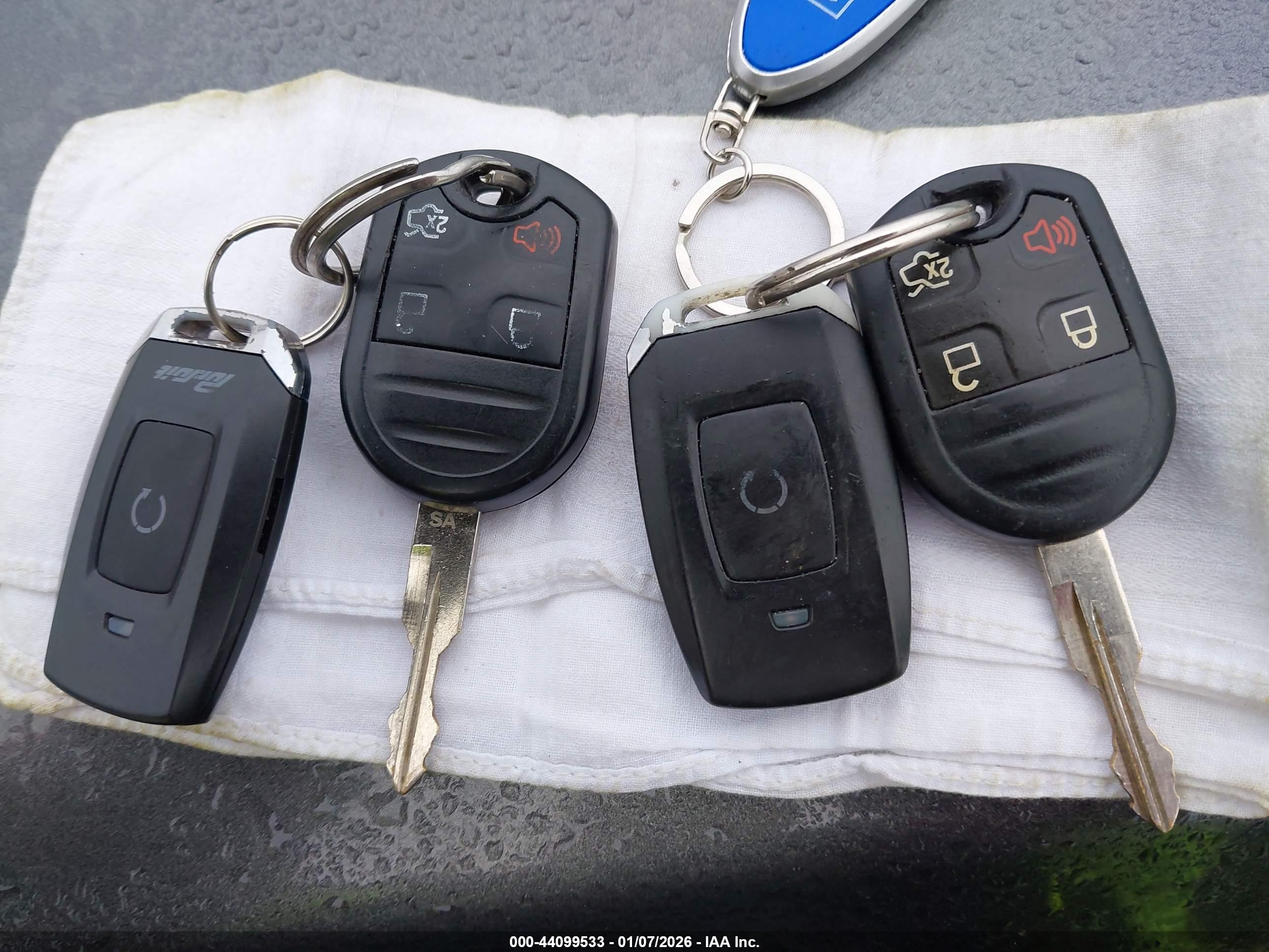 FORD TAURUS image 11