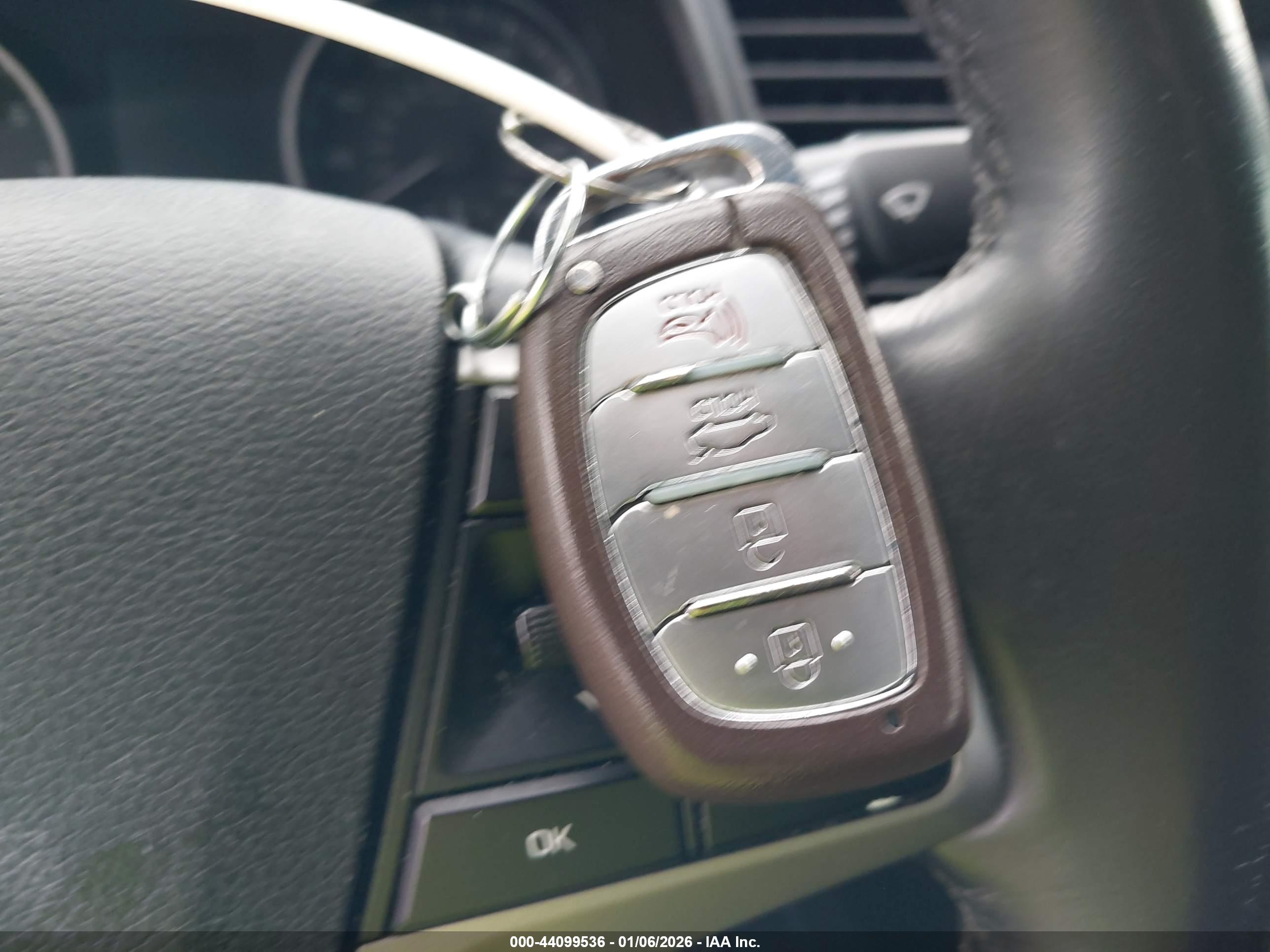 HYUNDAI ELANTRA image 11
