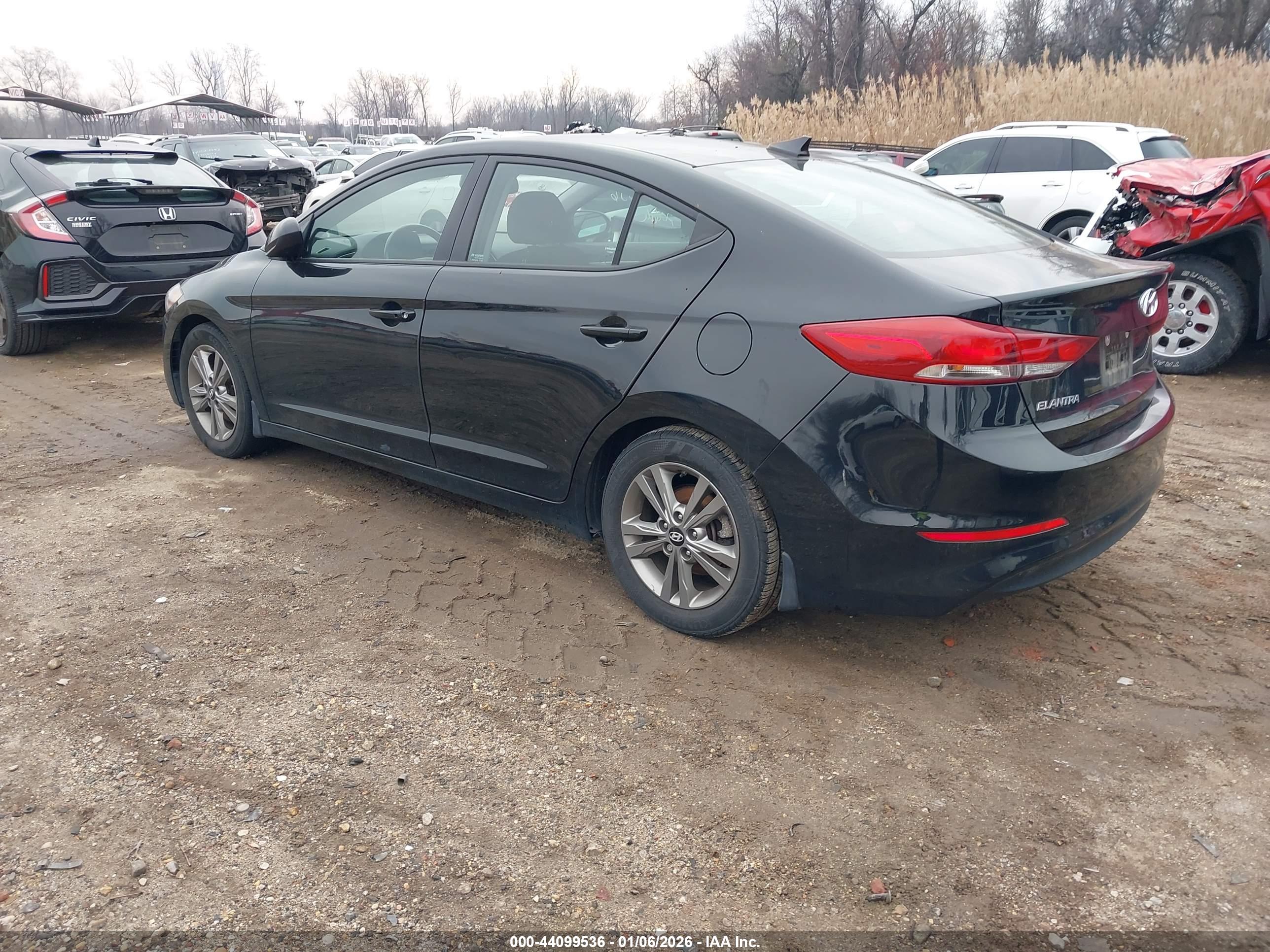 HYUNDAI ELANTRA image 3
