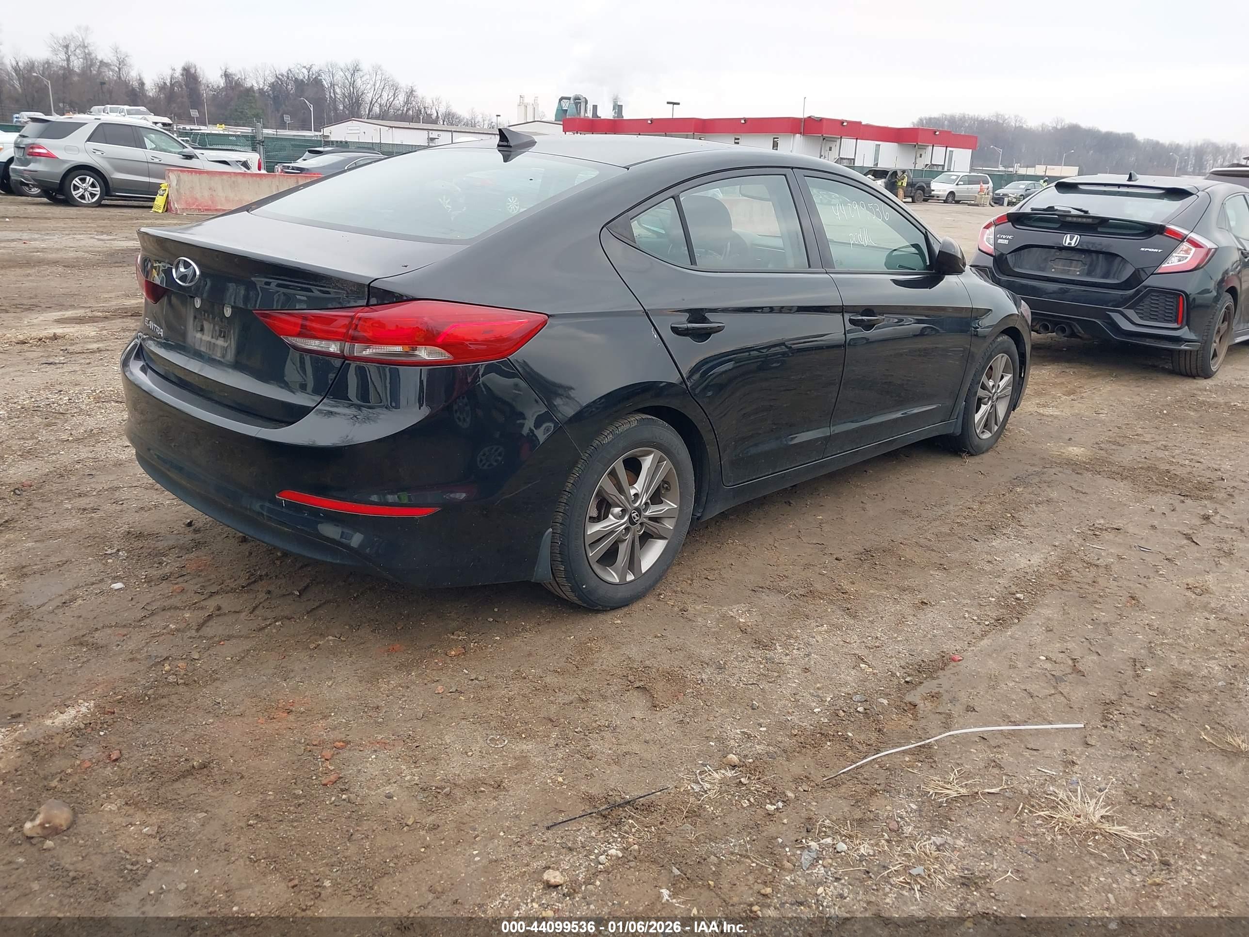 HYUNDAI ELANTRA image 4