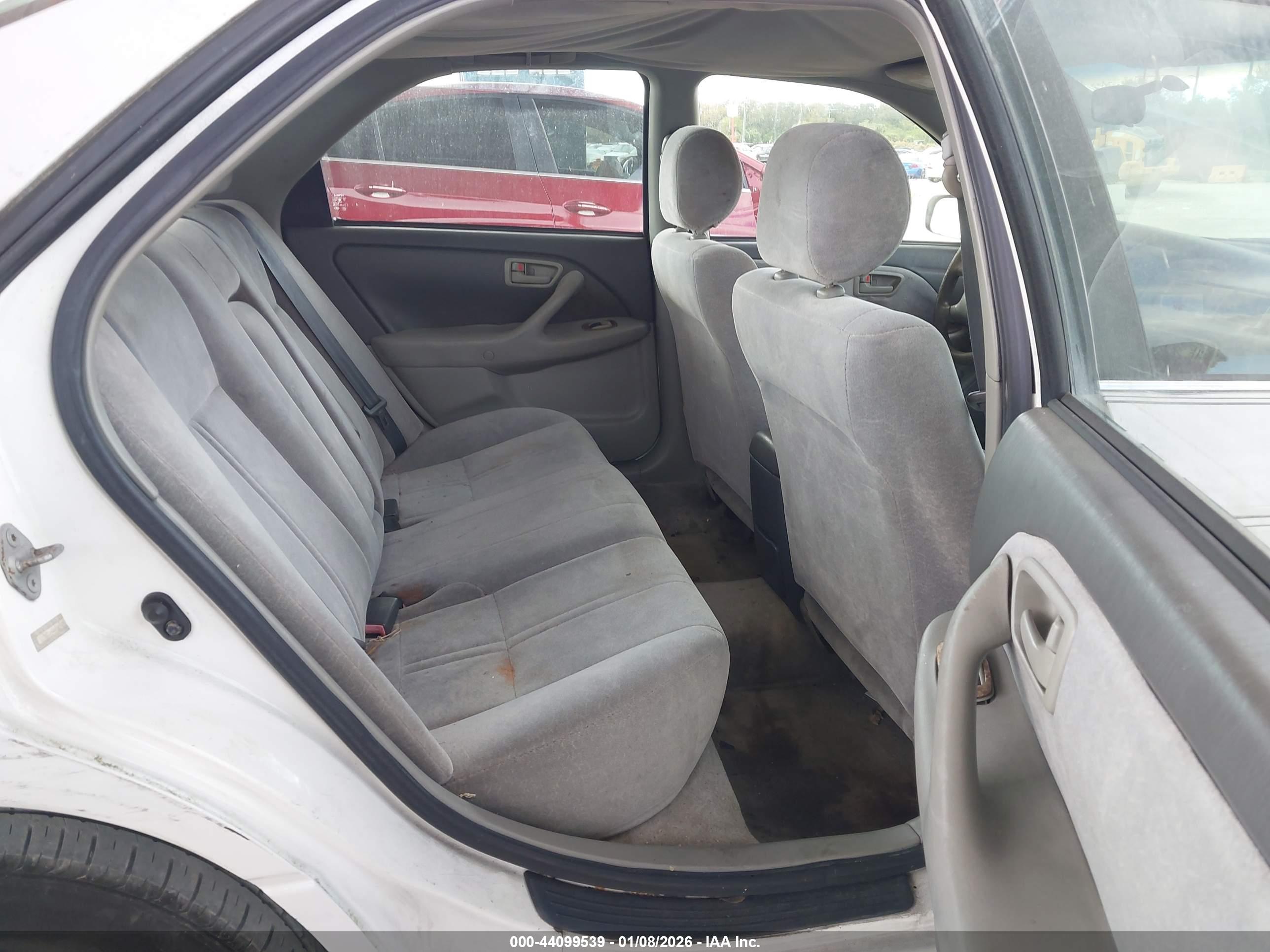 TOYOTA CAMRY image 8