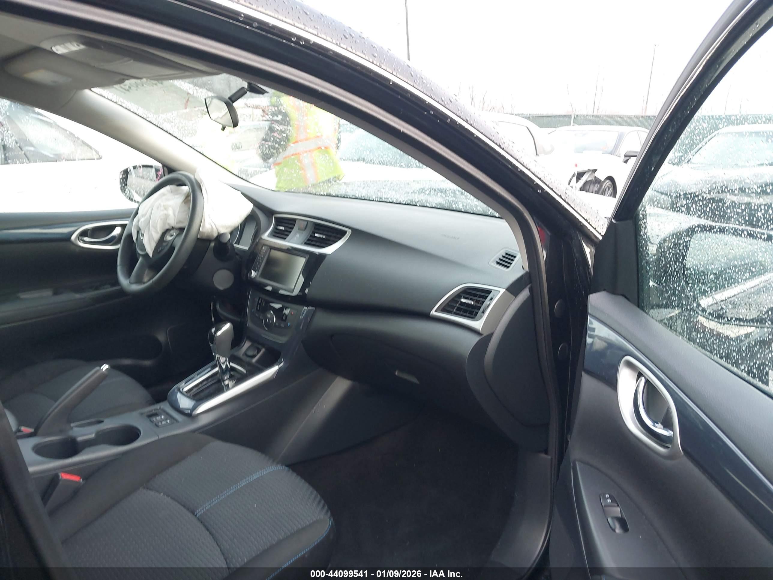 NISSAN SENTRA image 5