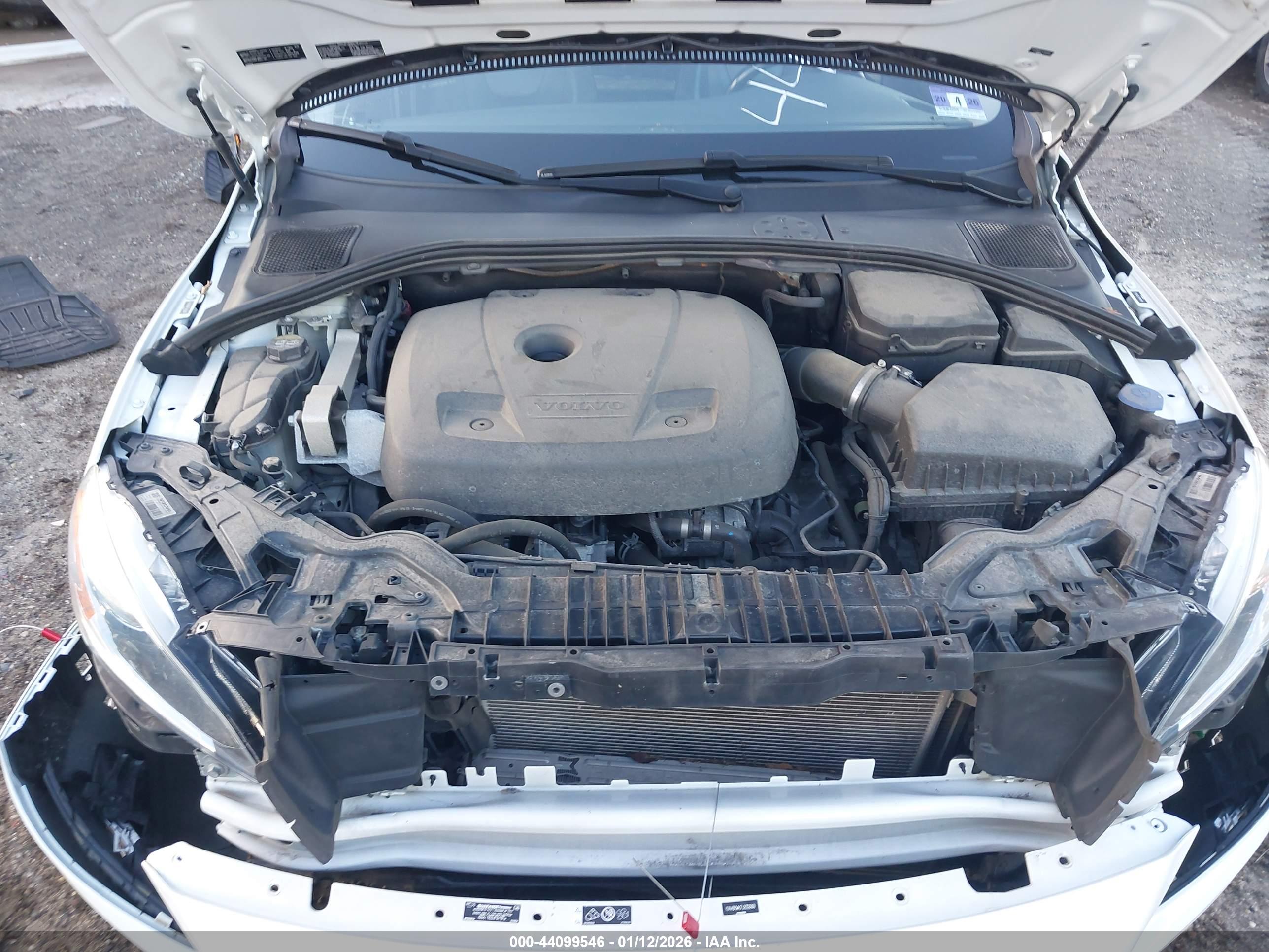 VOLVO V60 image 10