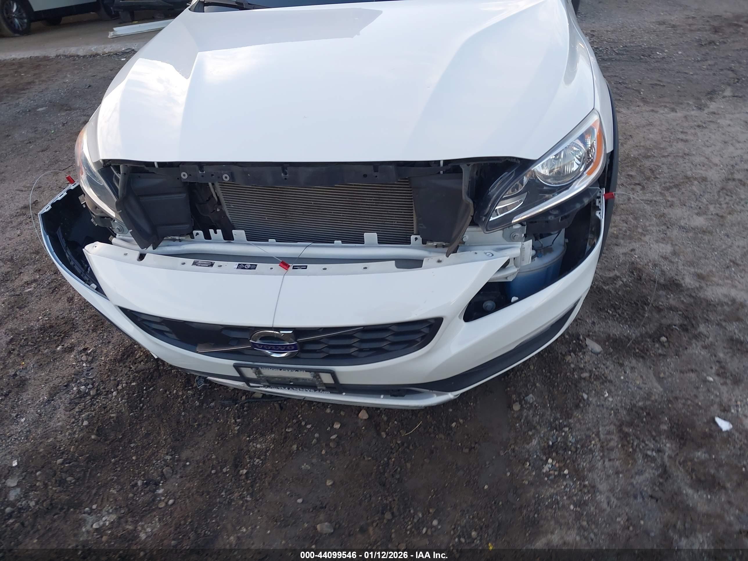 VOLVO V60 image 6
