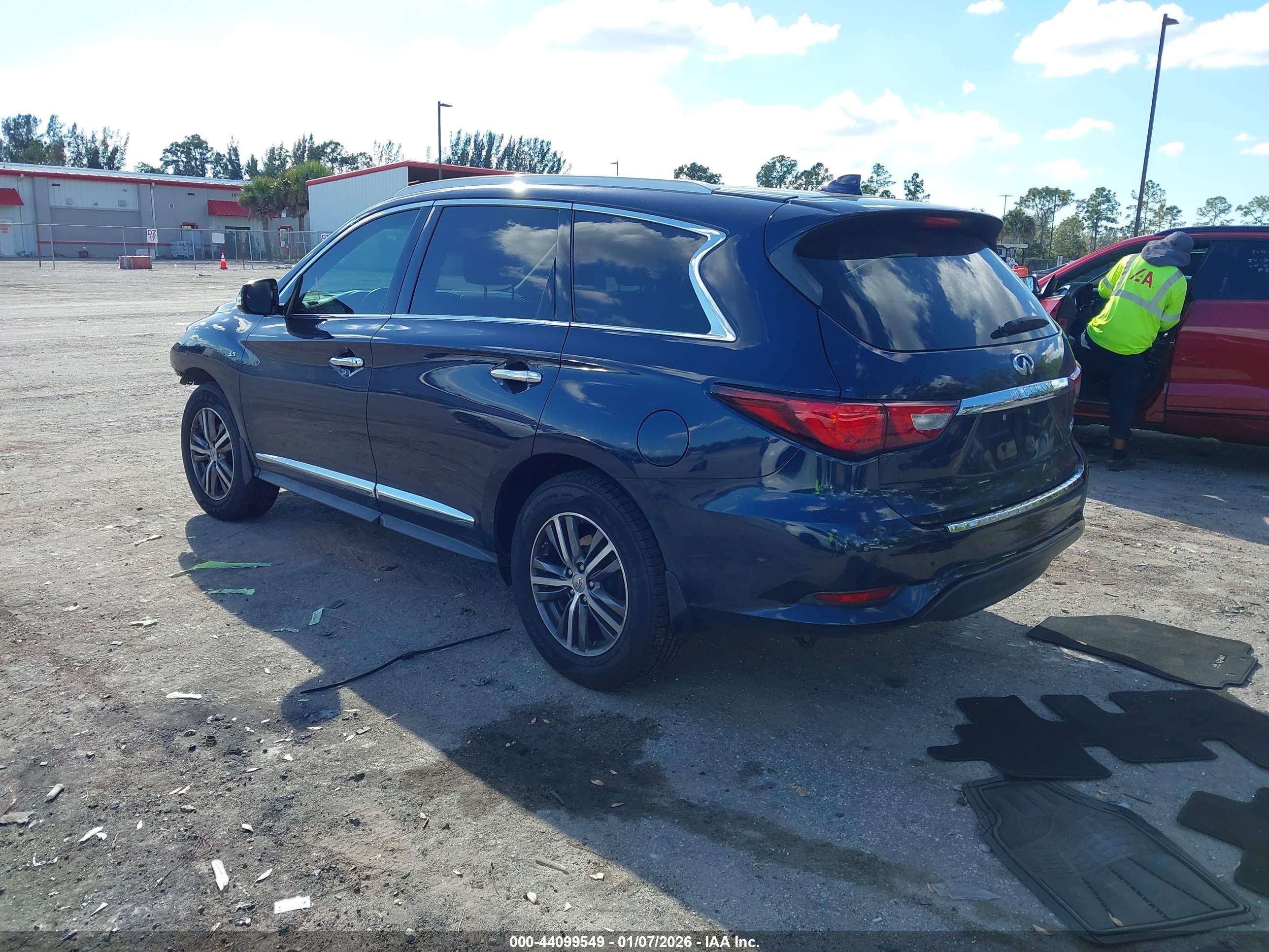 INFINITI QX60 image 3