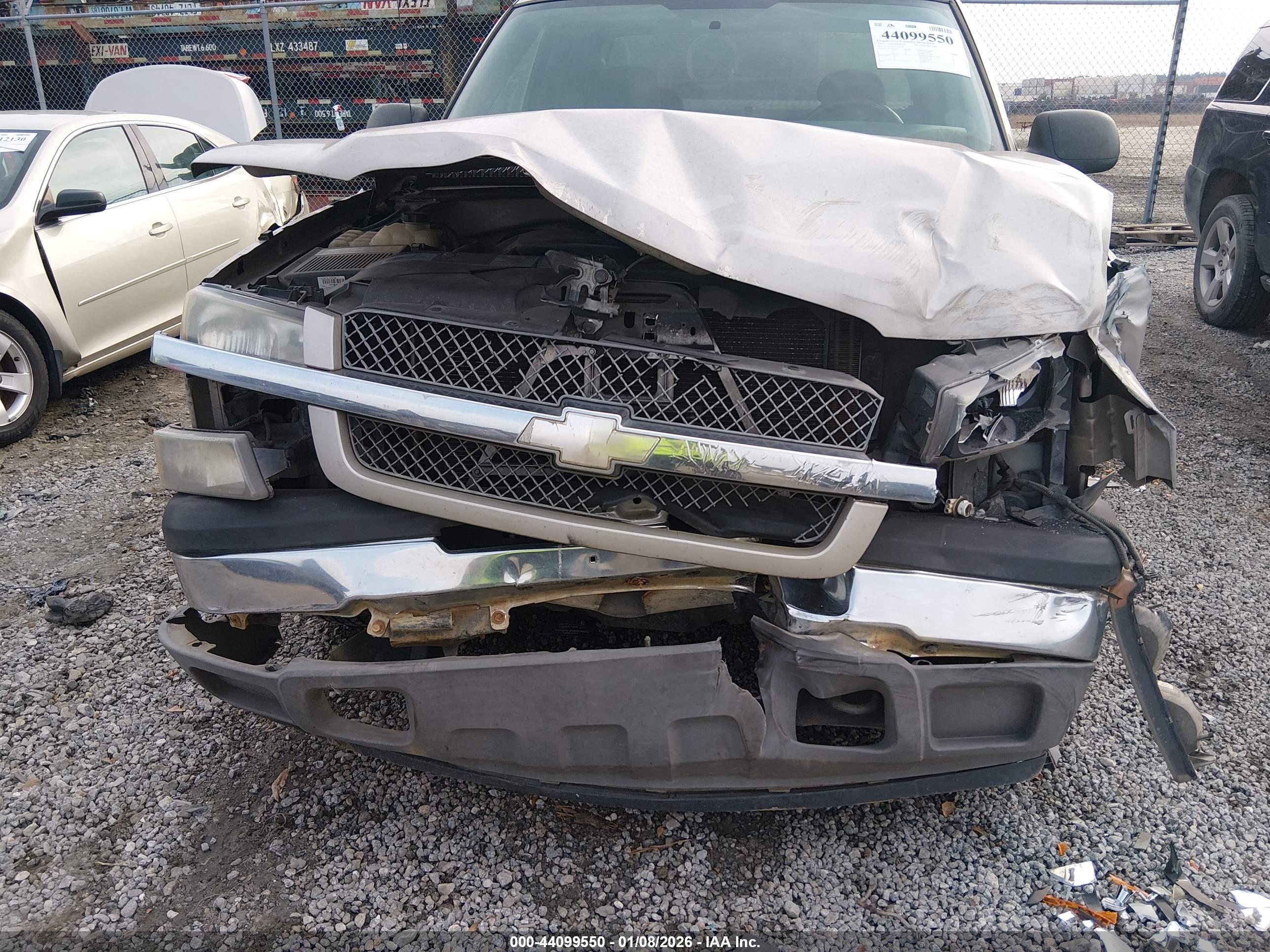 CHEVROLET SILVERADO image 6