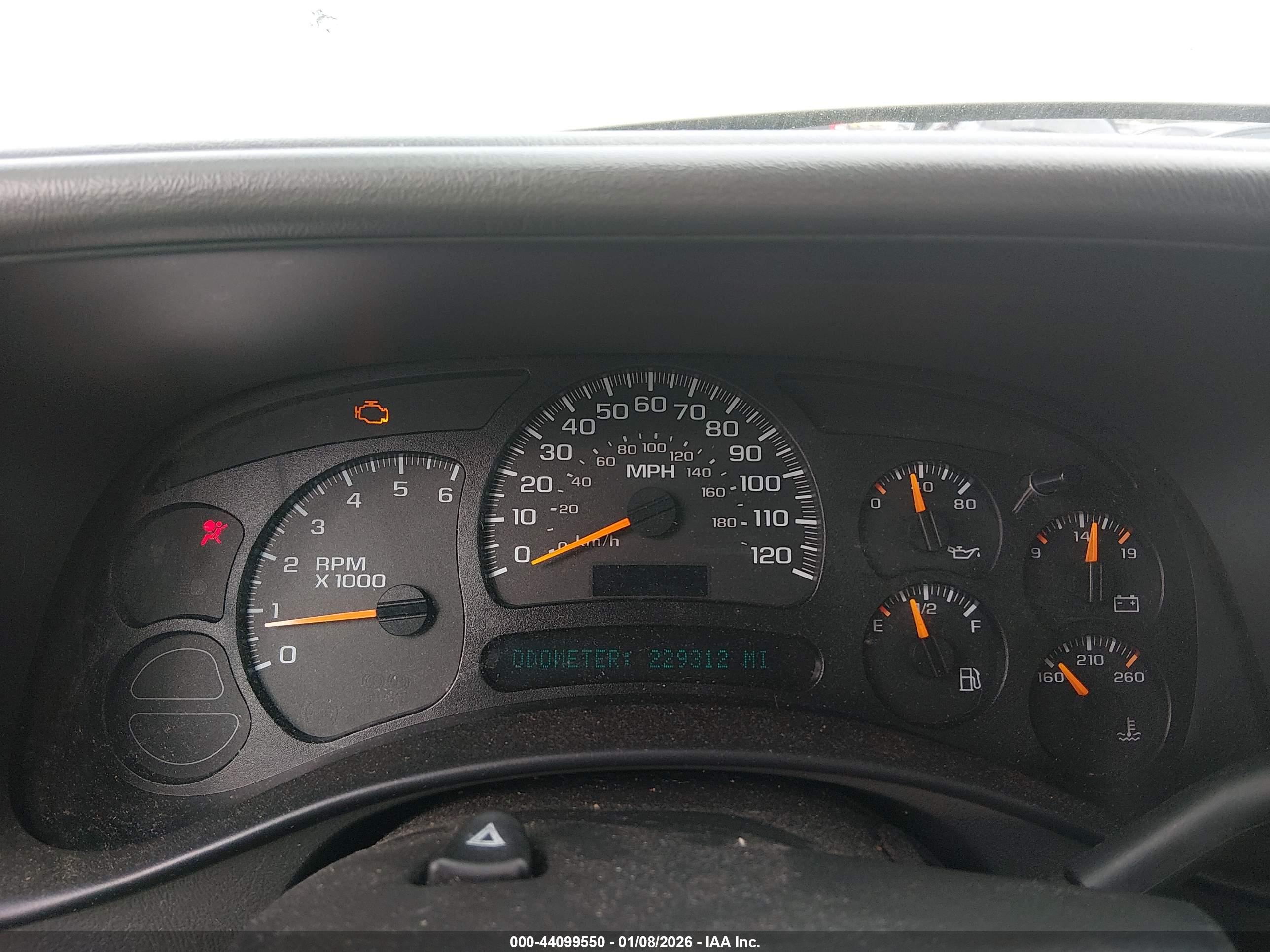 CHEVROLET SILVERADO image 7