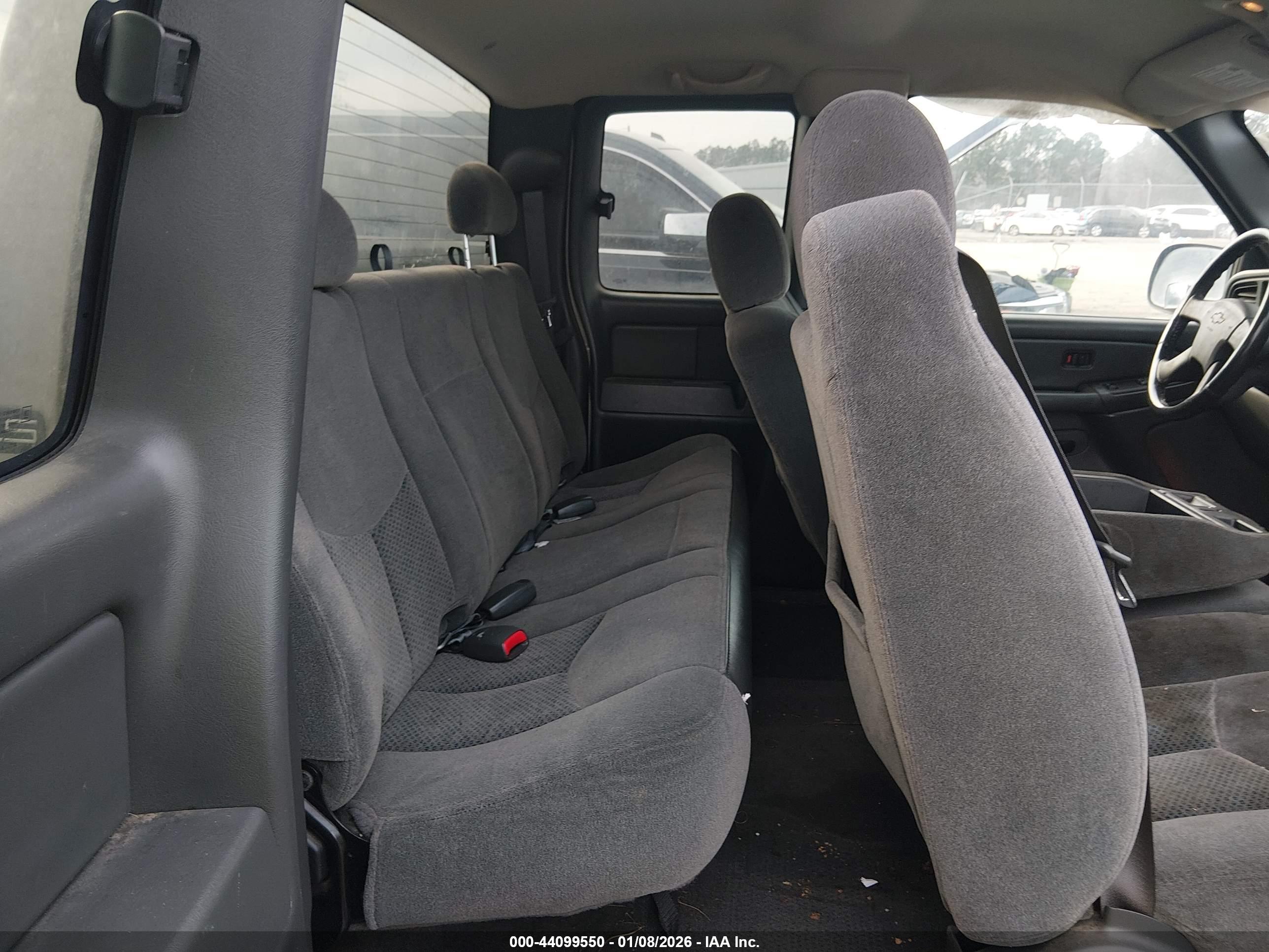 CHEVROLET SILVERADO image 8