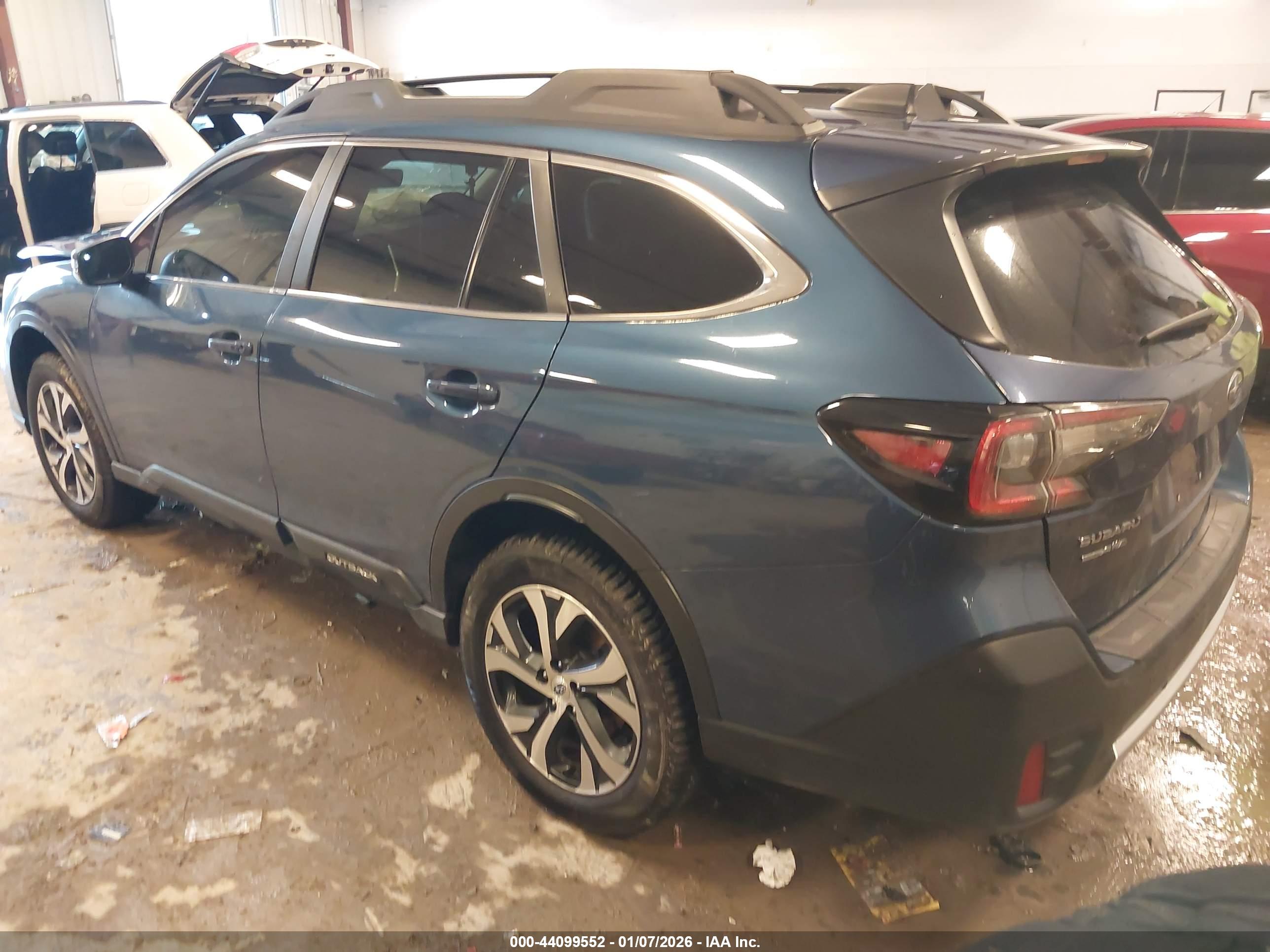 SUBARU OUTBACK image 3
