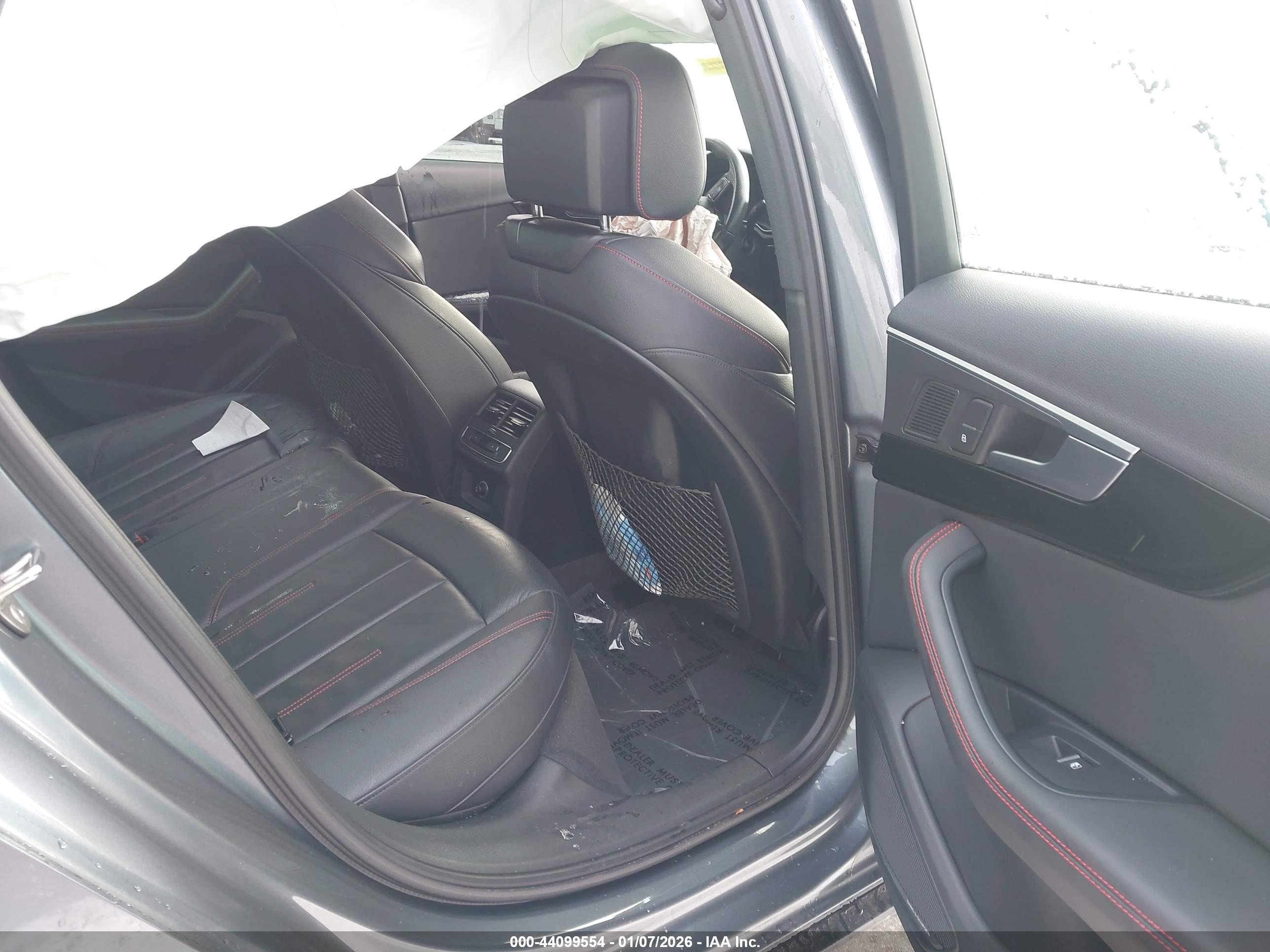 AUDI A4 image 8