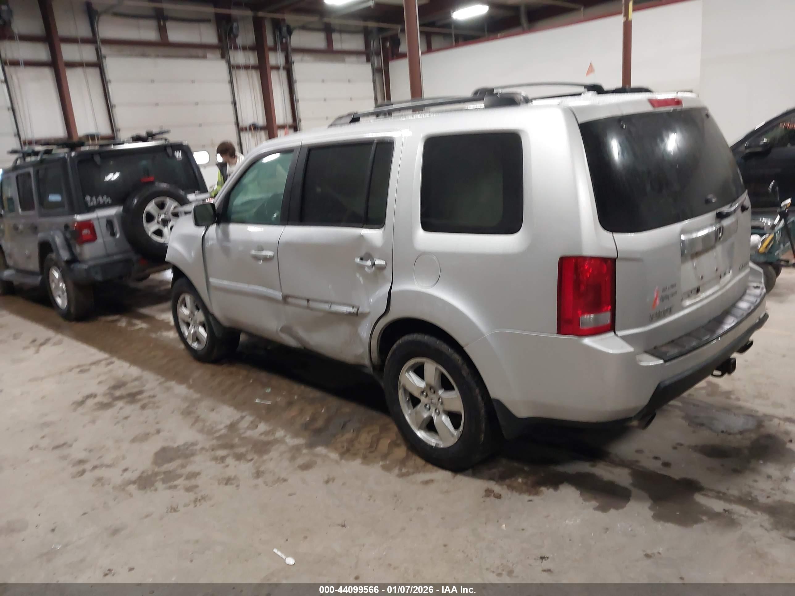 HONDA PILOT image 3