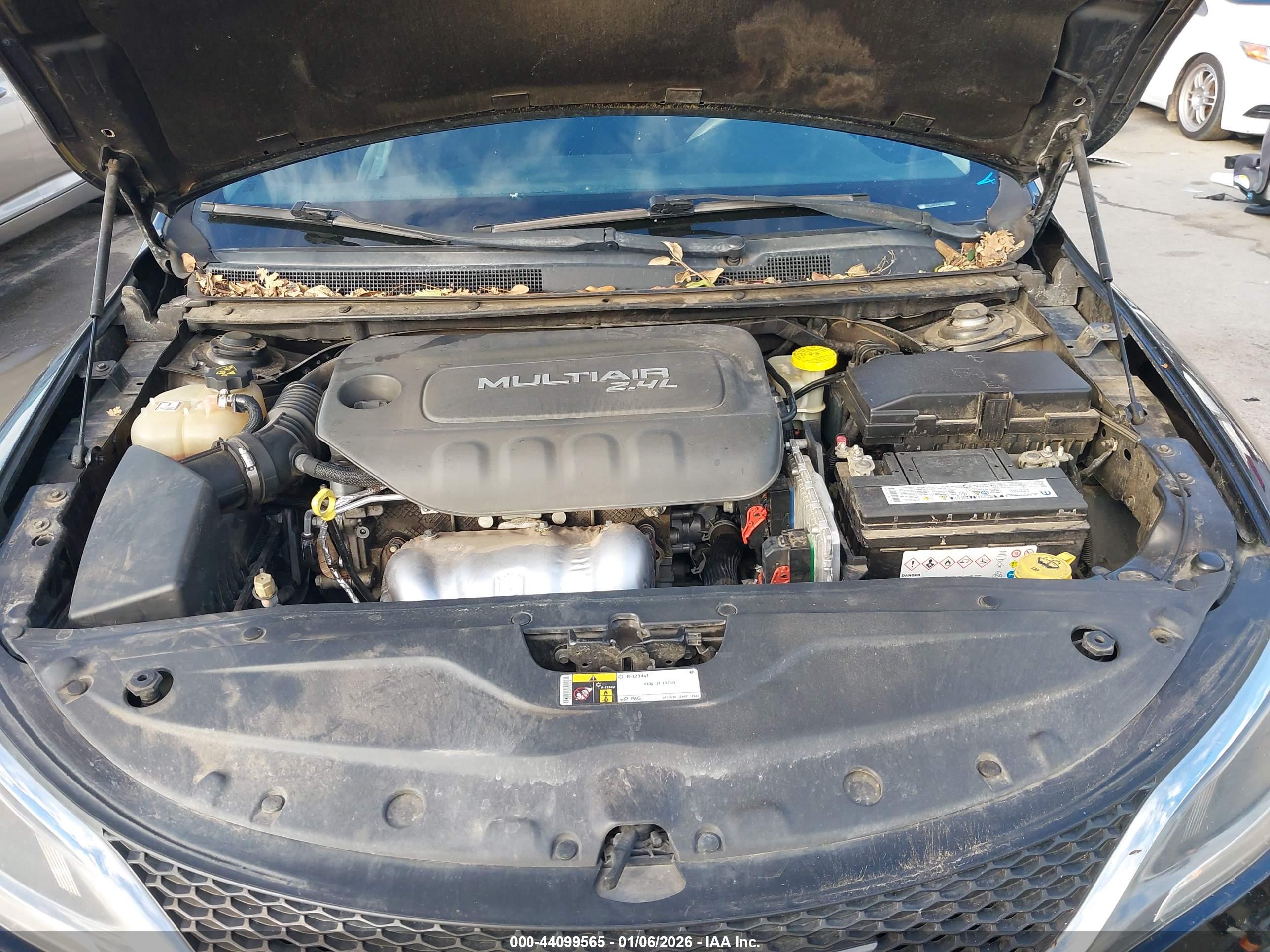 CHRYSLER 200 image 10