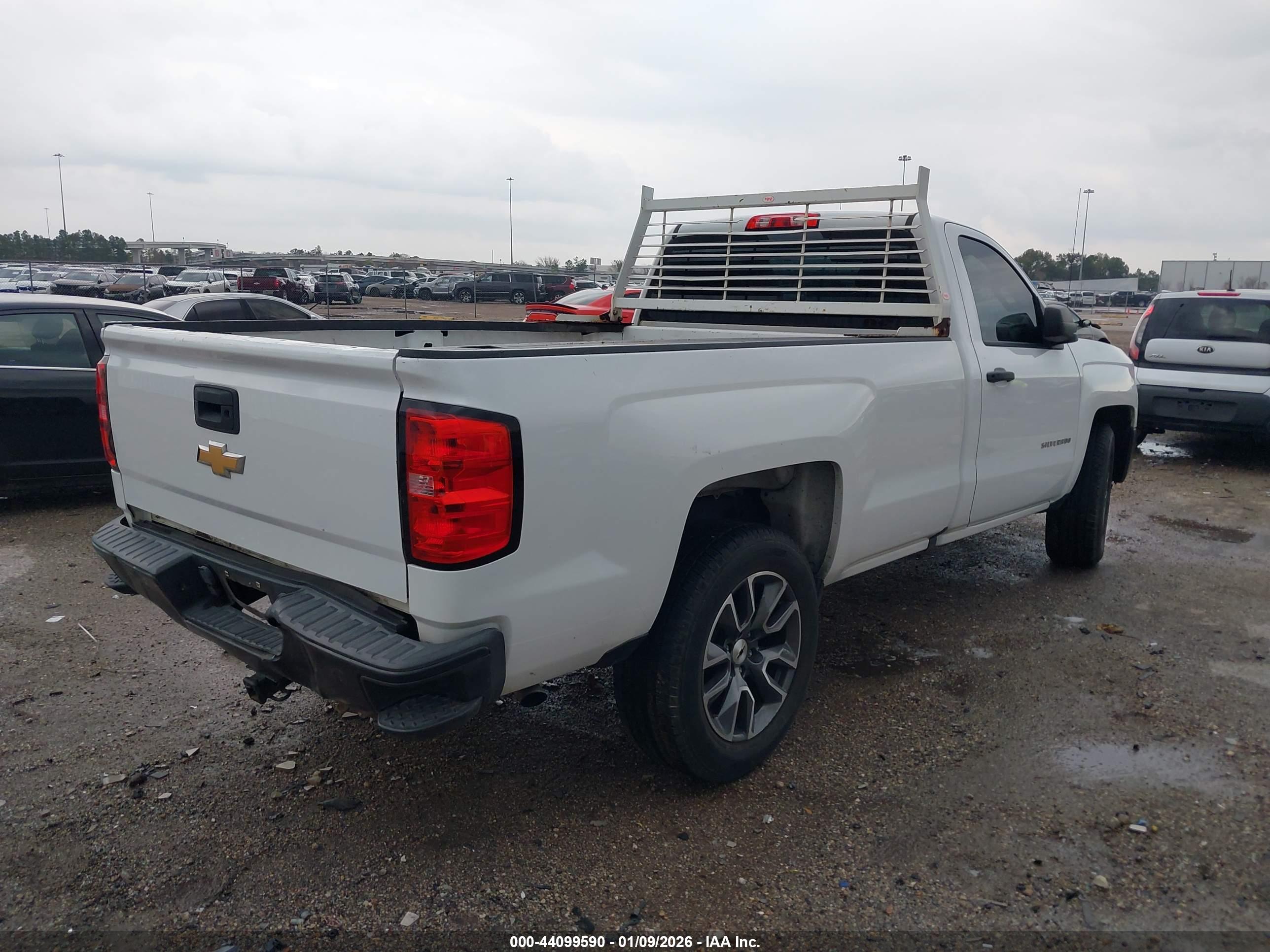 CHEVROLET SILVERADO image 4