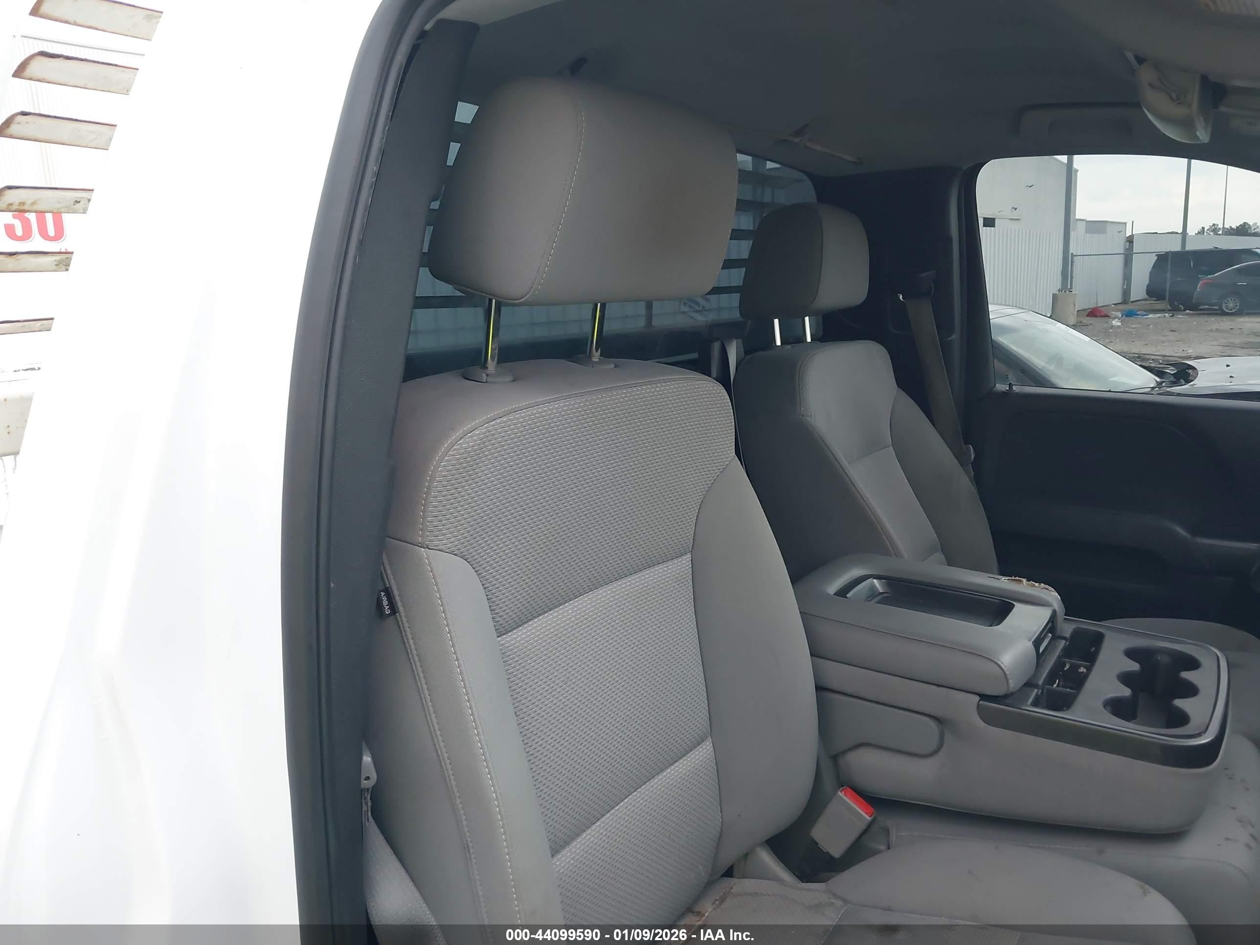 CHEVROLET SILVERADO image 8