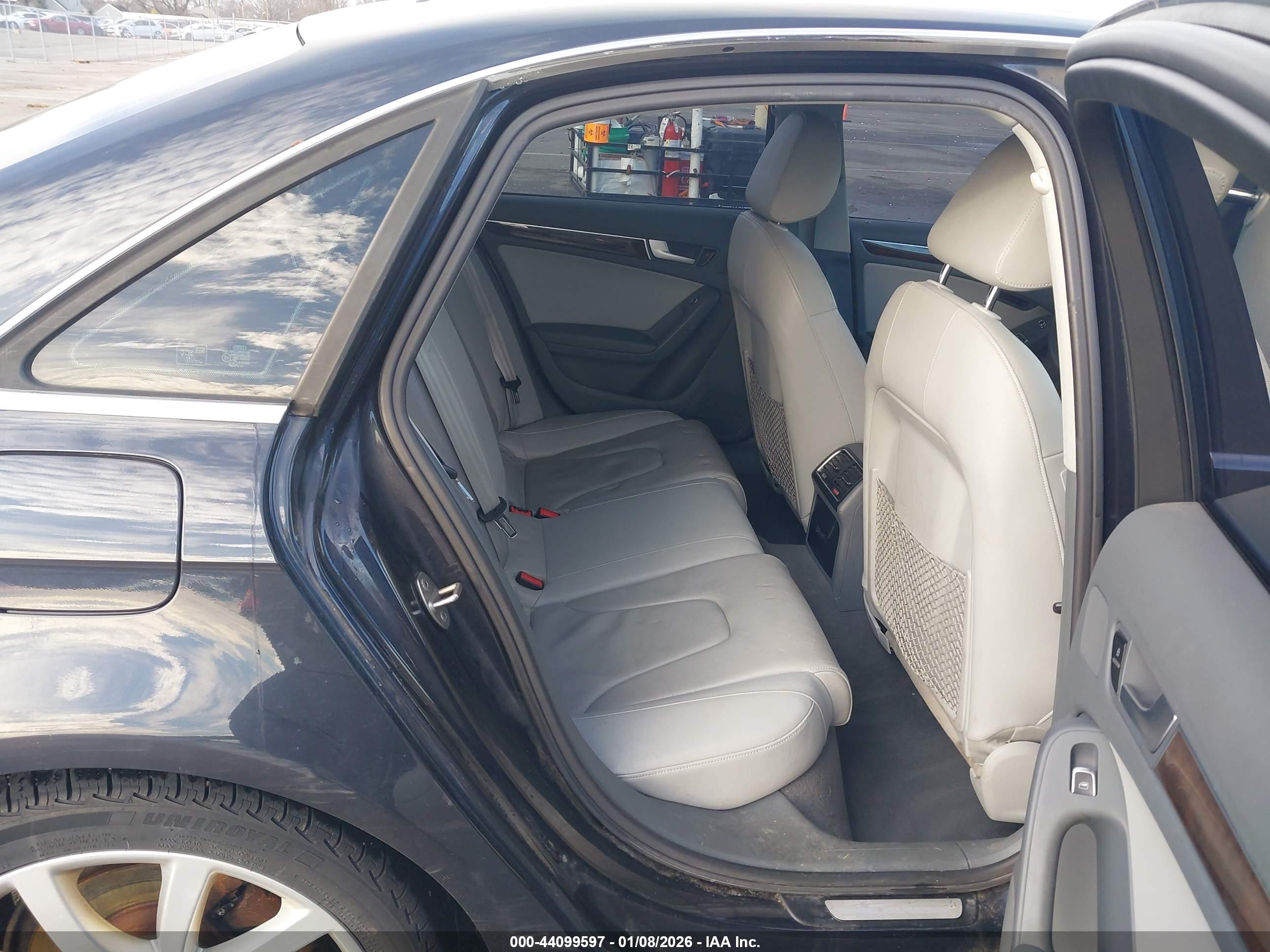 AUDI A4 image 8