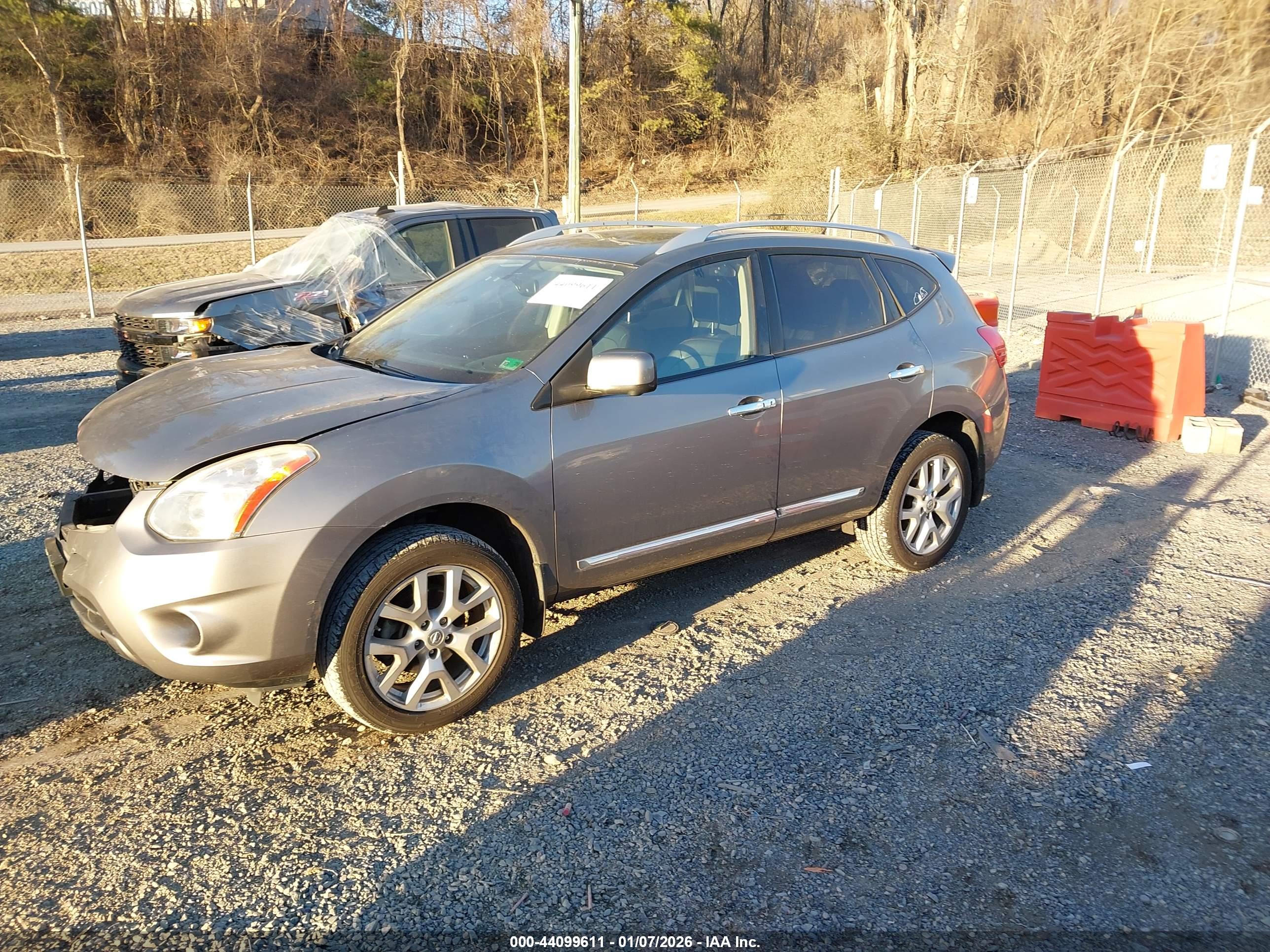 NISSAN ROGUE image 2