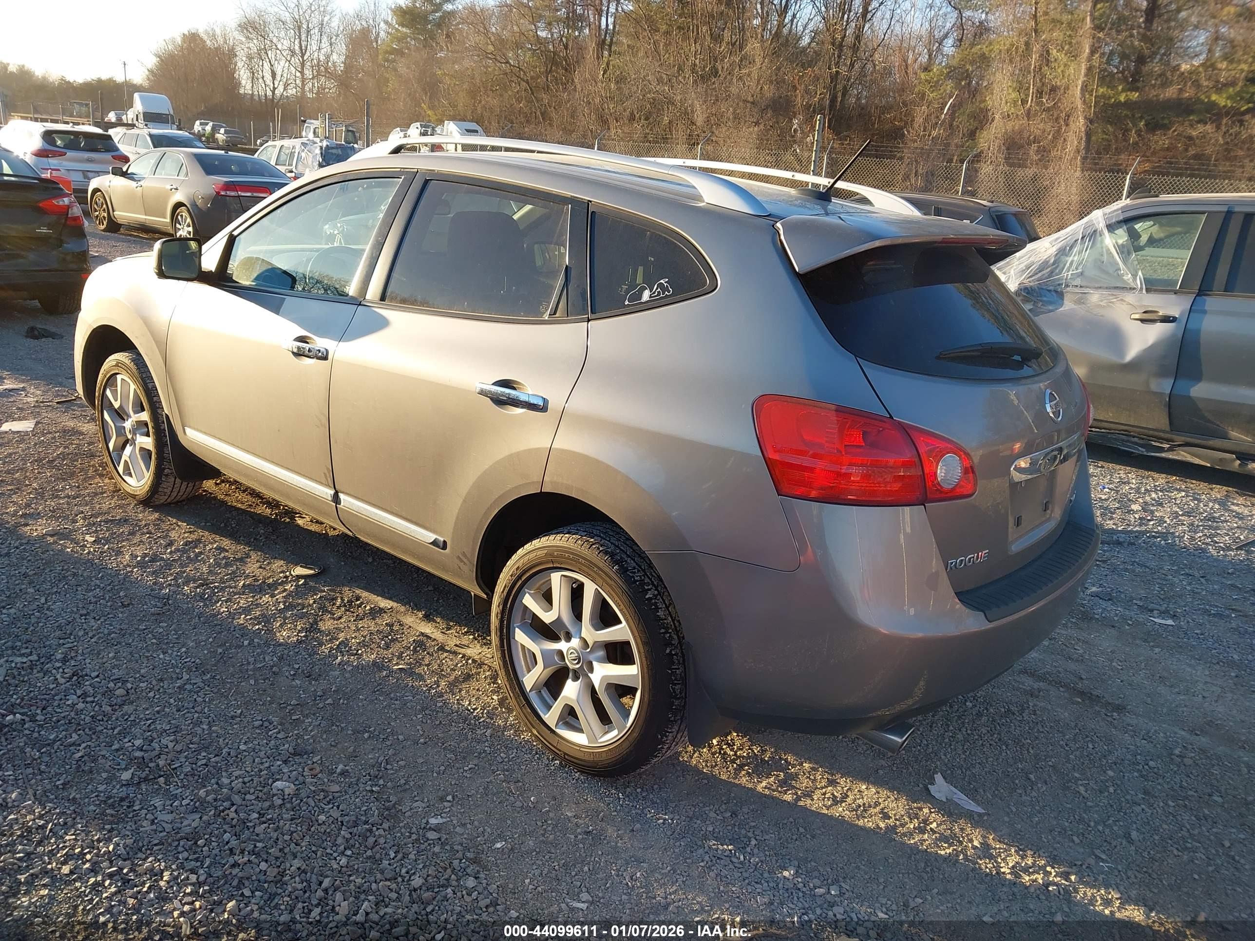 NISSAN ROGUE image 3